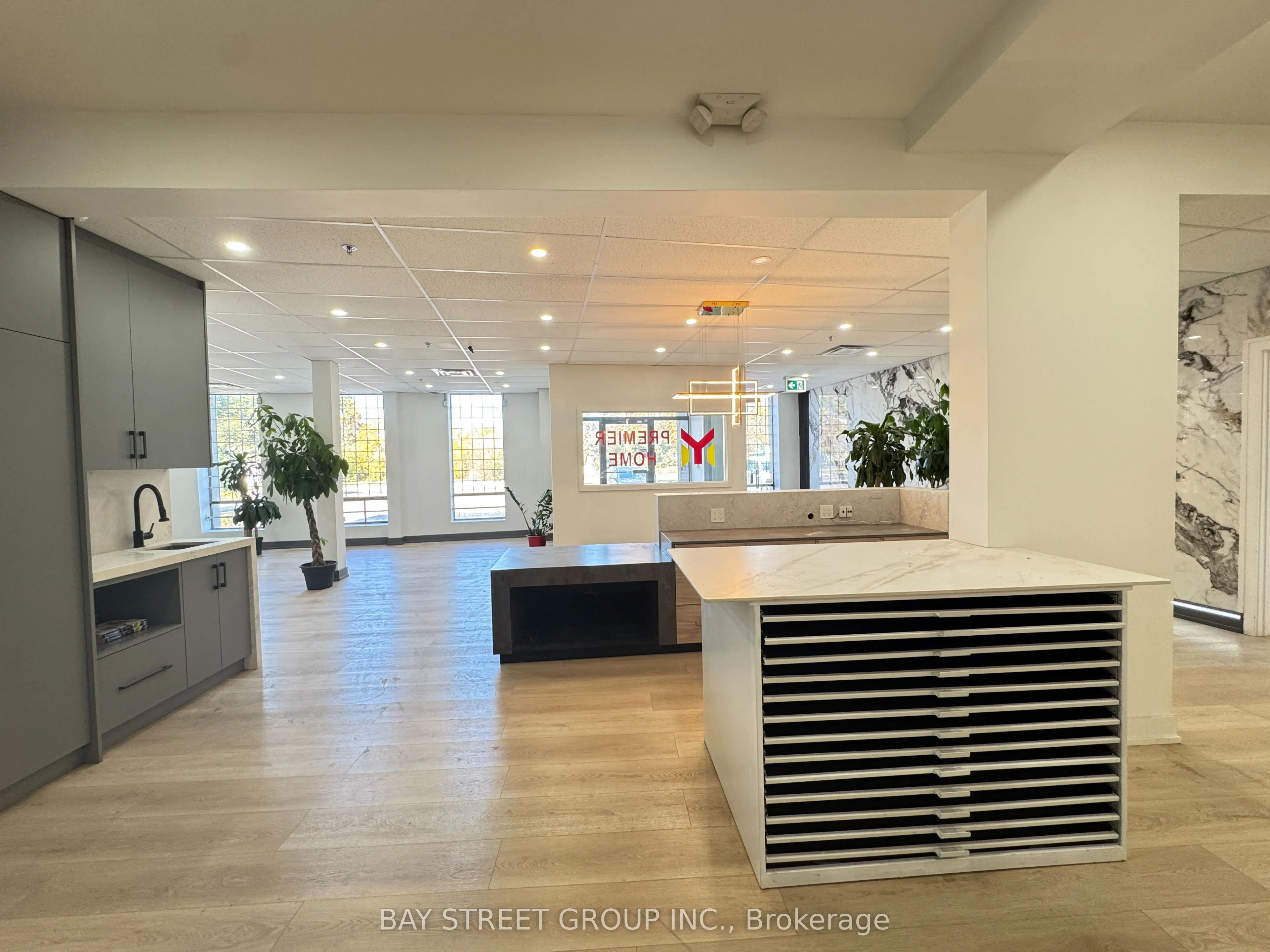 85-87 Steelcase Road E