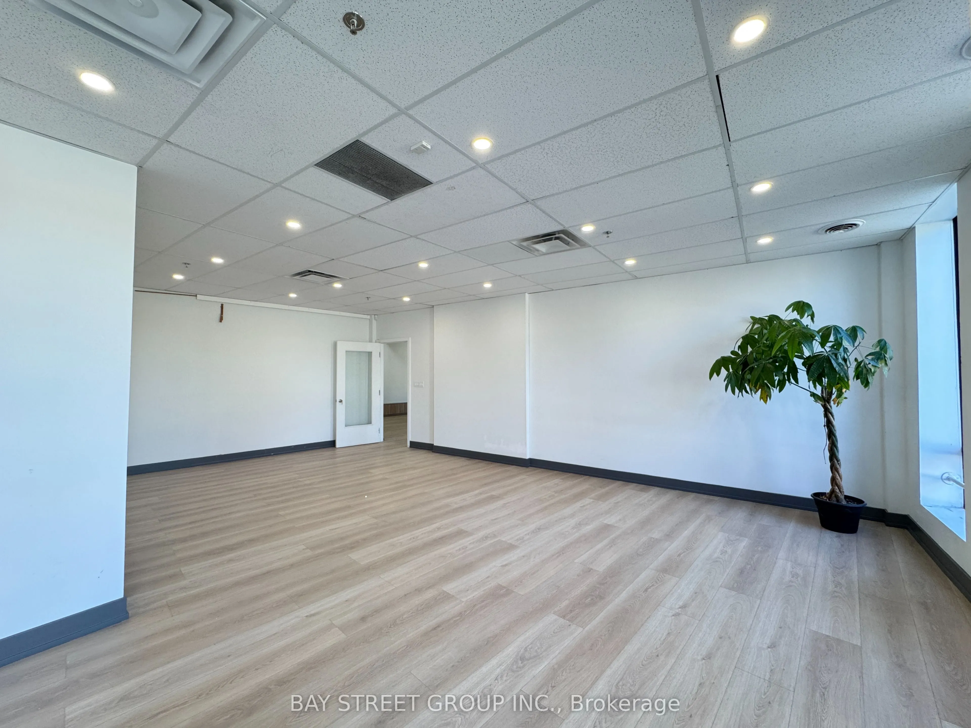 85-87 Steelcase Road E