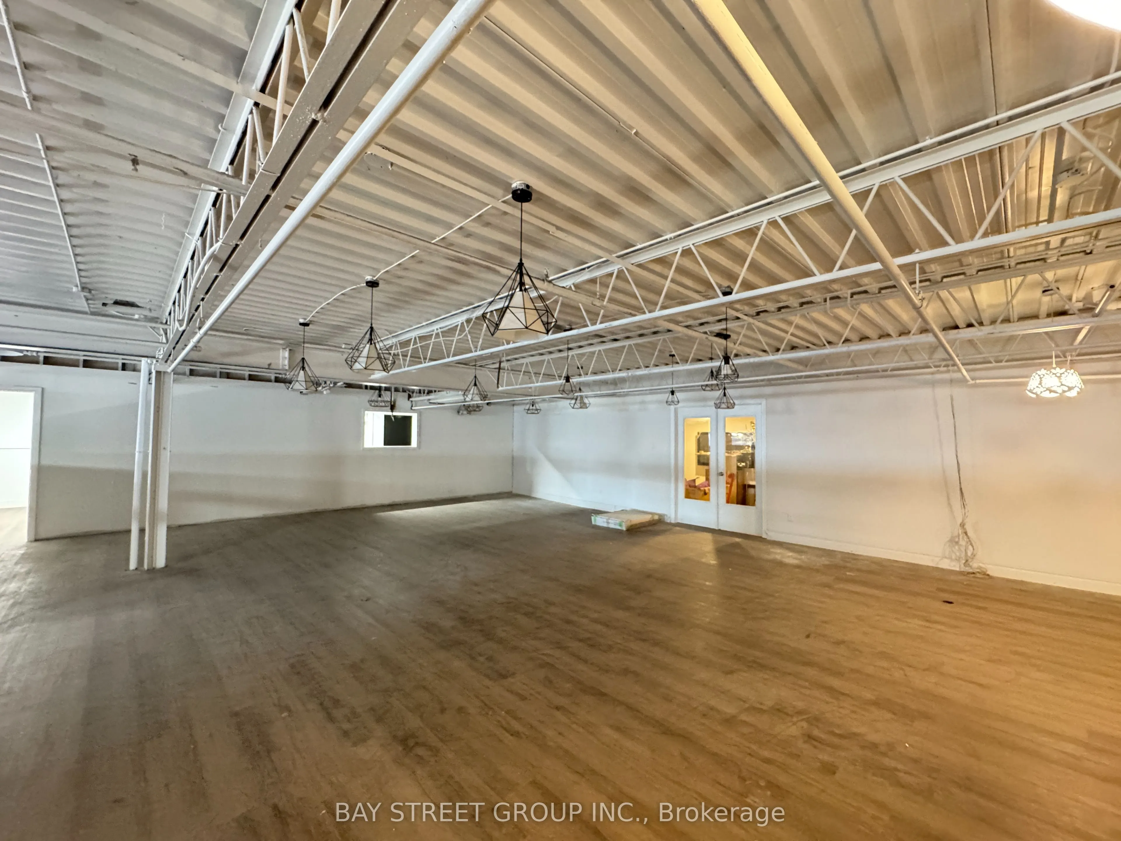85-87 Steelcase Road E