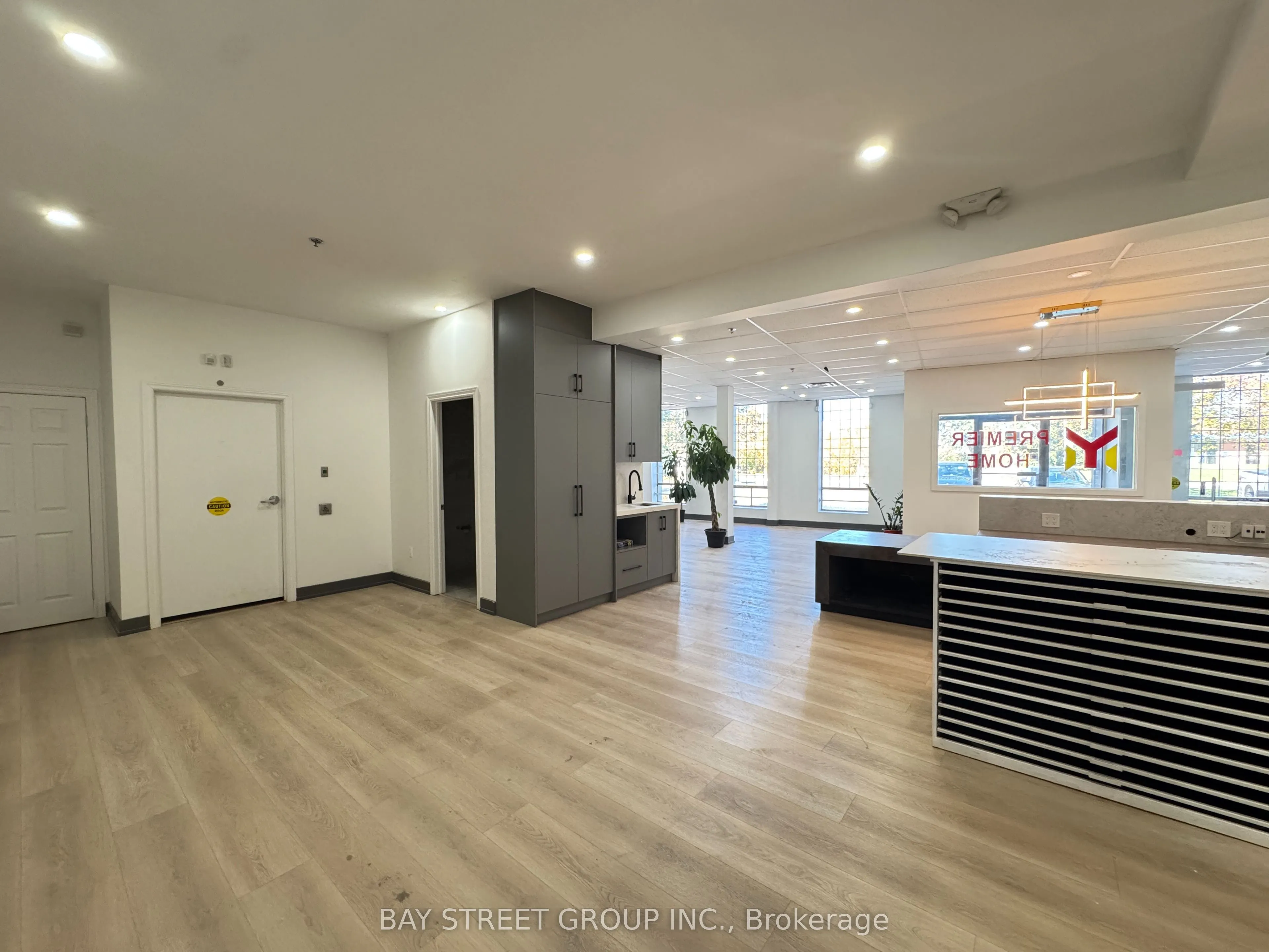 85-87 Steelcase Road E