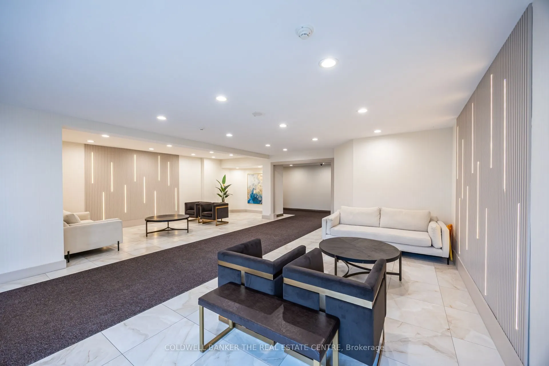 32 Clarissa Drive #Ph22