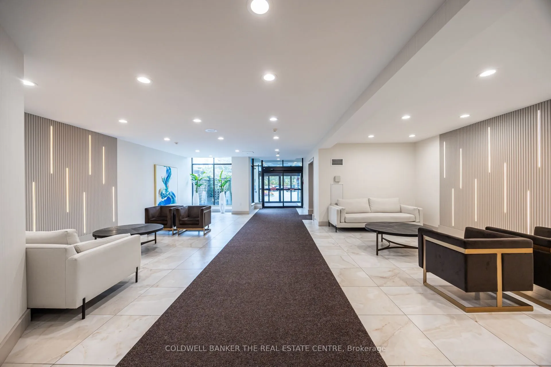 32 Clarissa Drive #Ph22