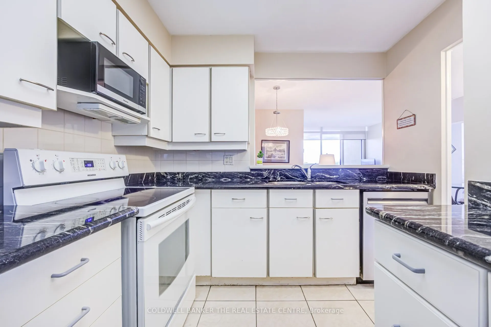 32 Clarissa Drive #Ph22