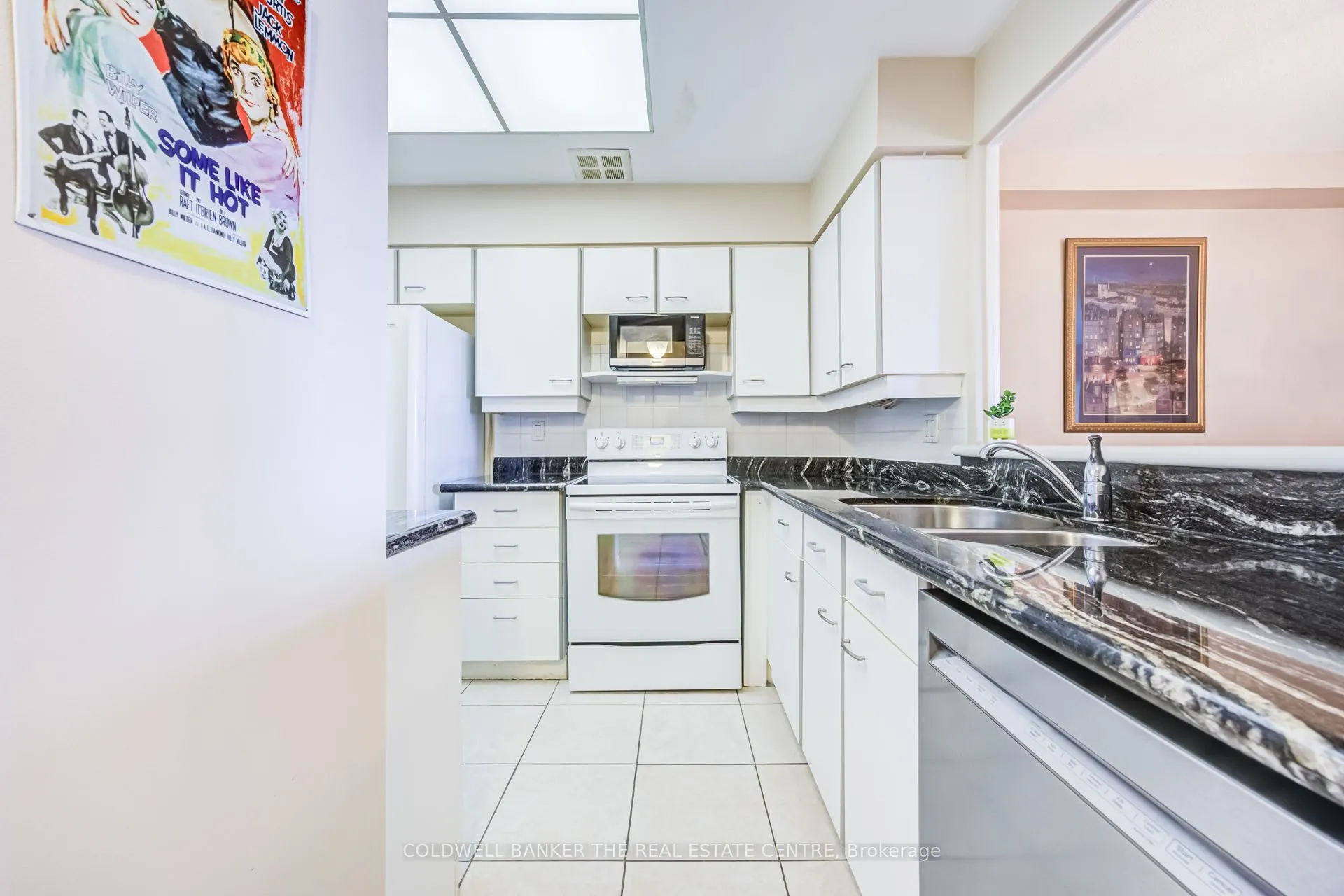 32 Clarissa Drive #Ph22
