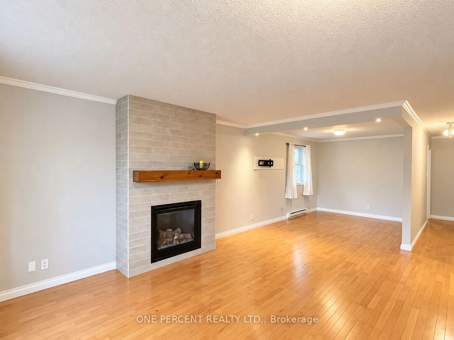 526 Highland Crescent