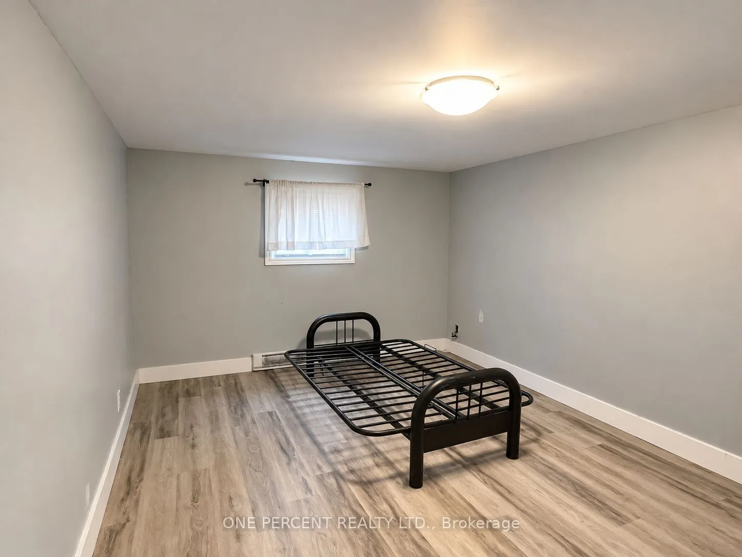 526 Highland Crescent