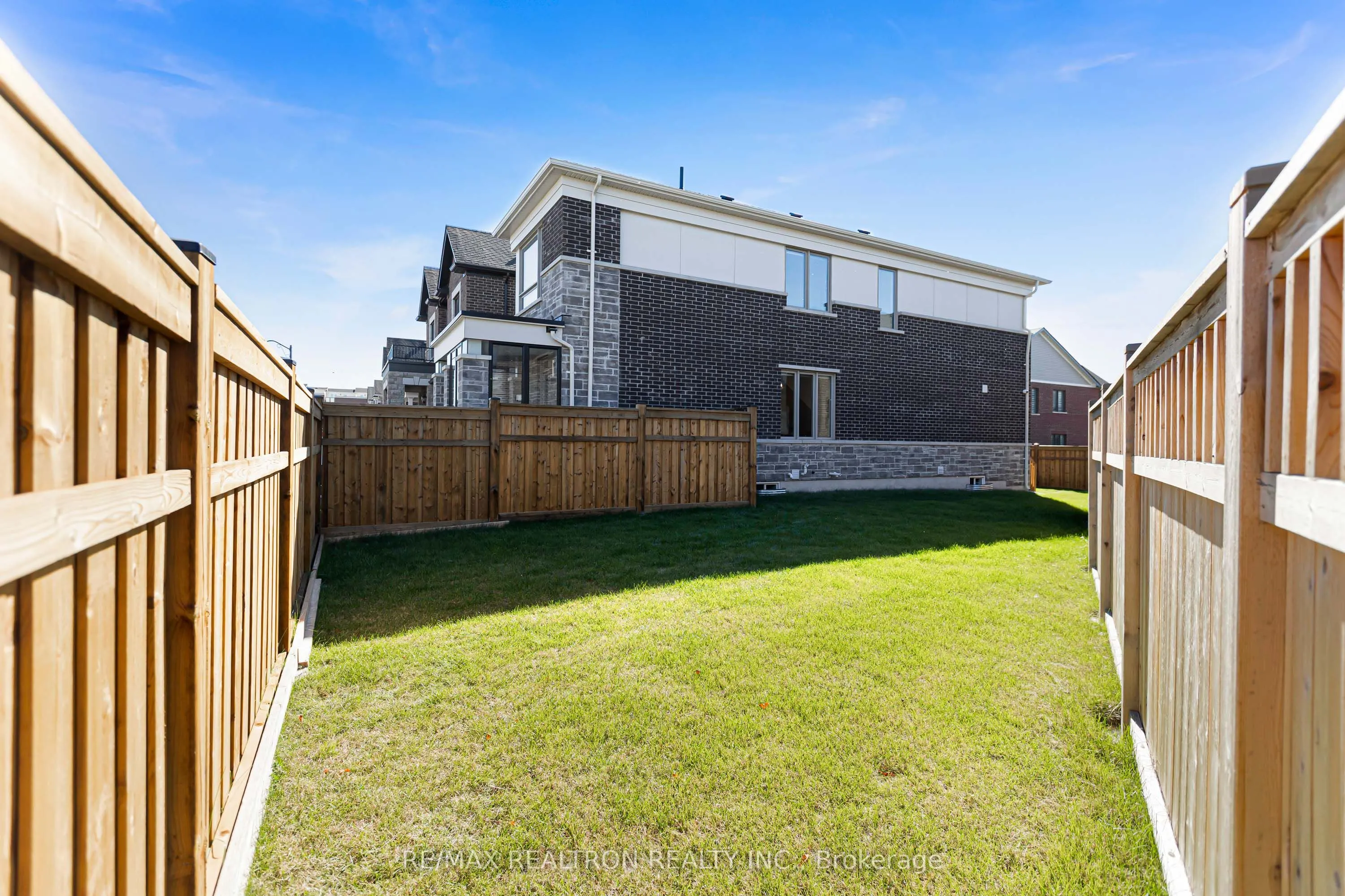 57 Greenridge Crescent