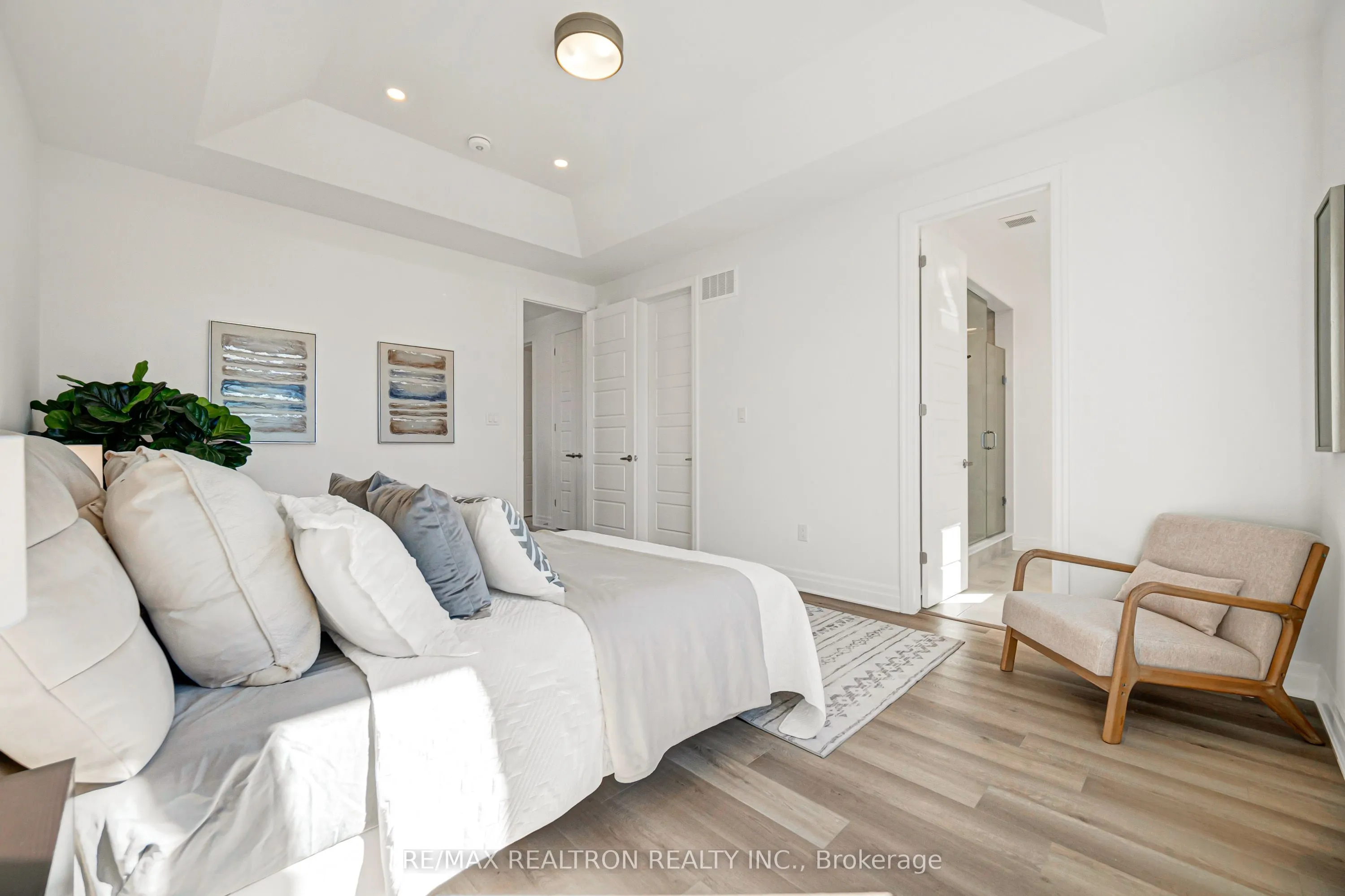 57 Greenridge Crescent