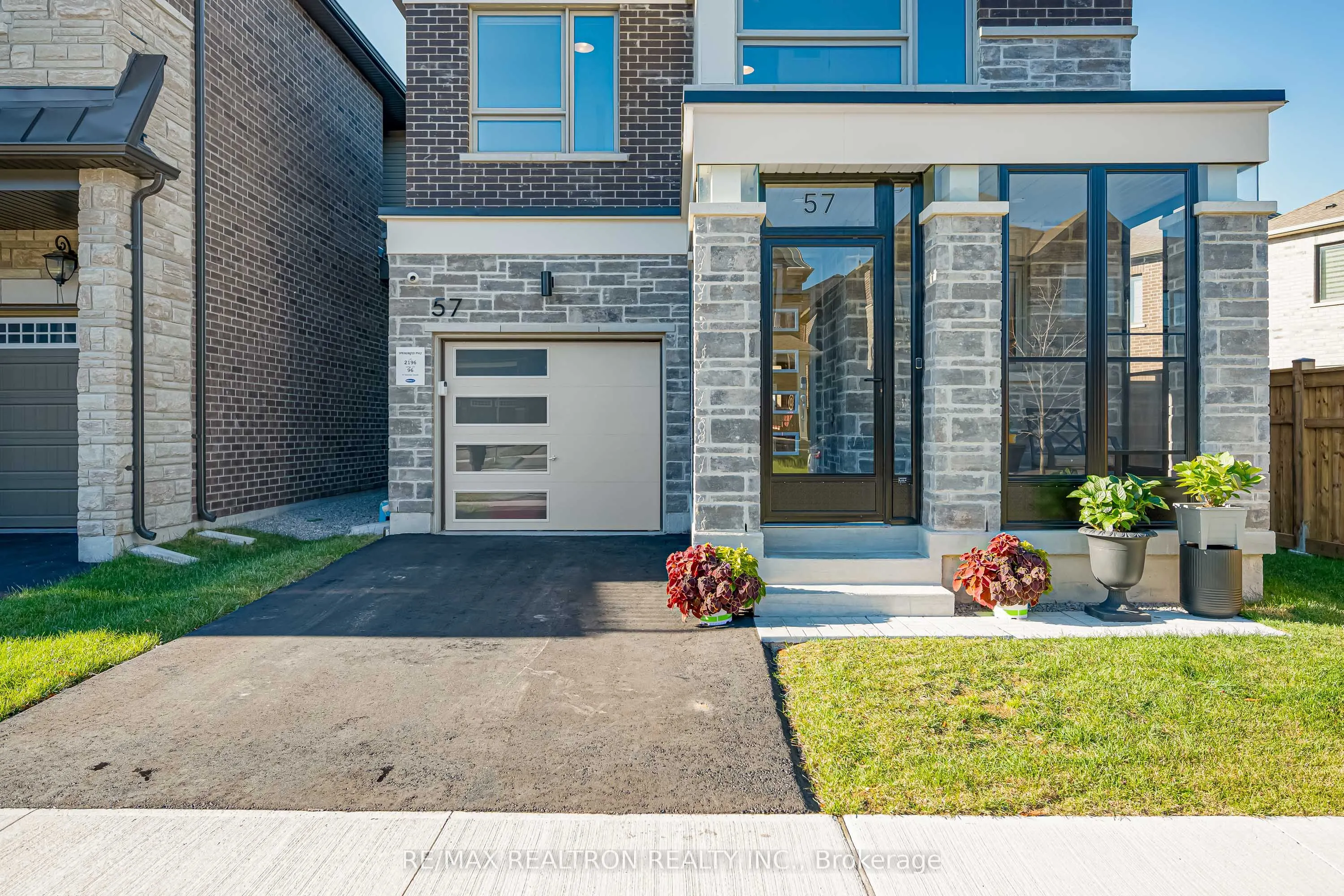 57 Greenridge Crescent