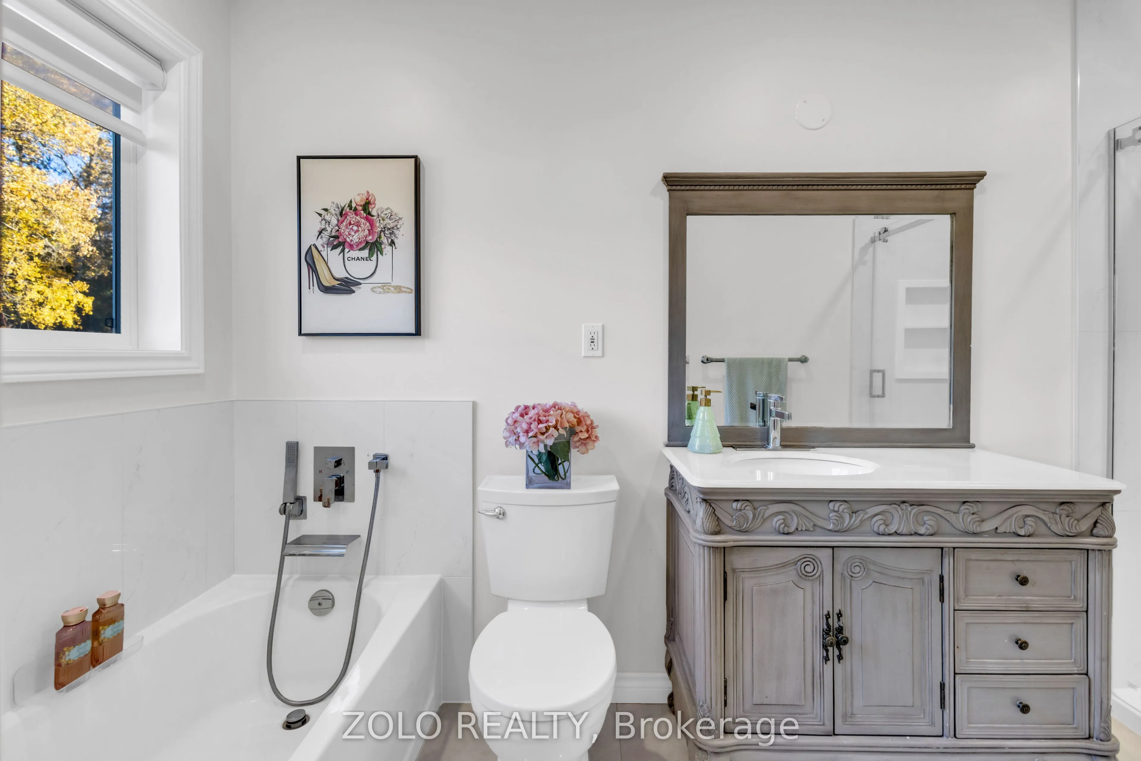 8785 8th Line