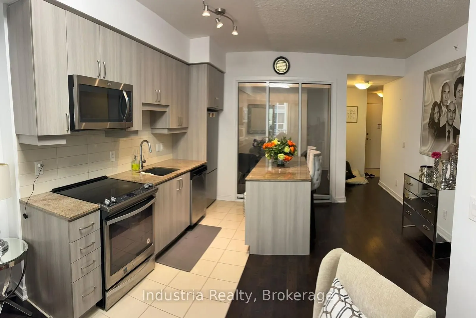 9201 Yonge Street #Nw409
