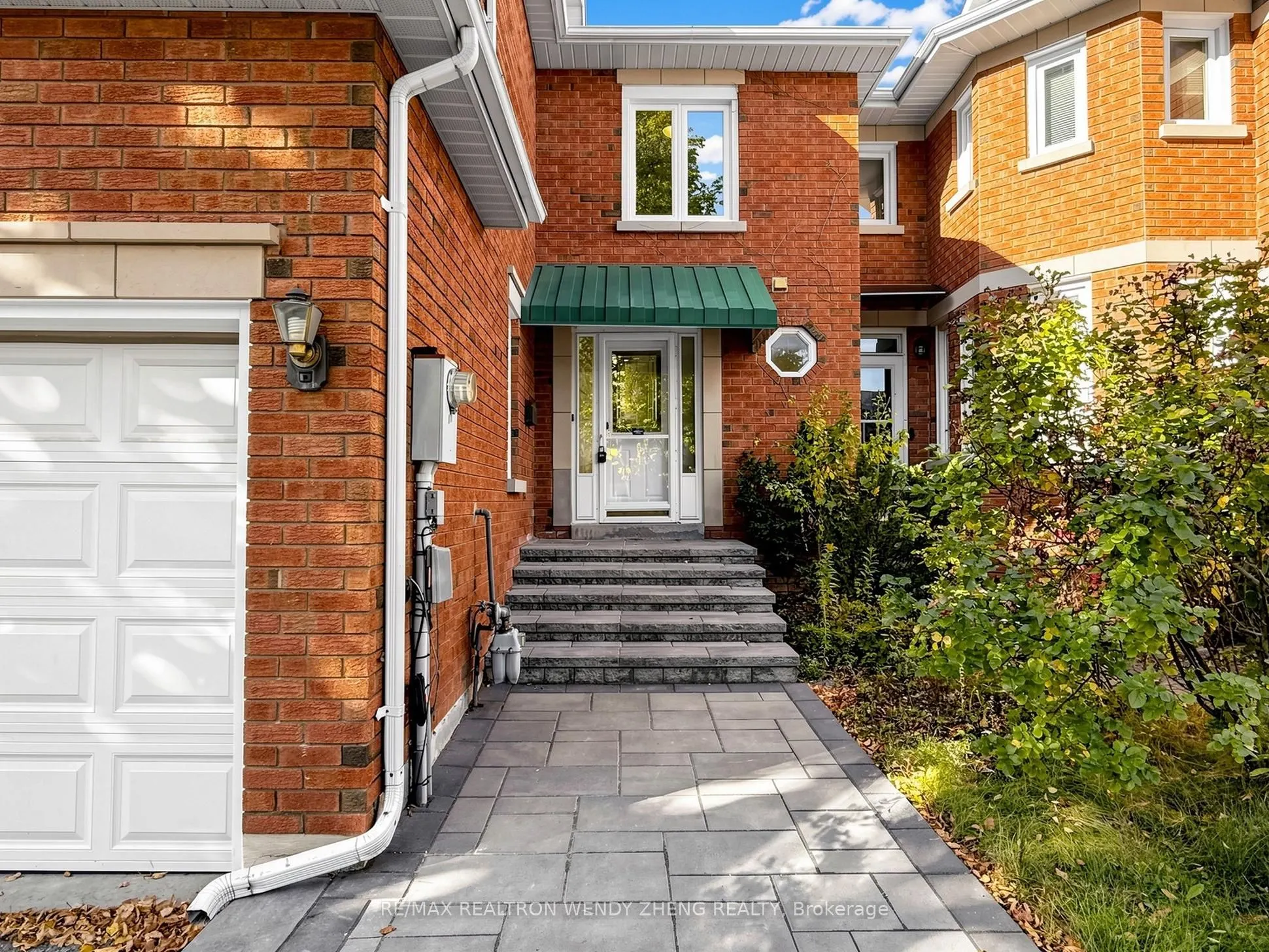 55 Brownstone Circle