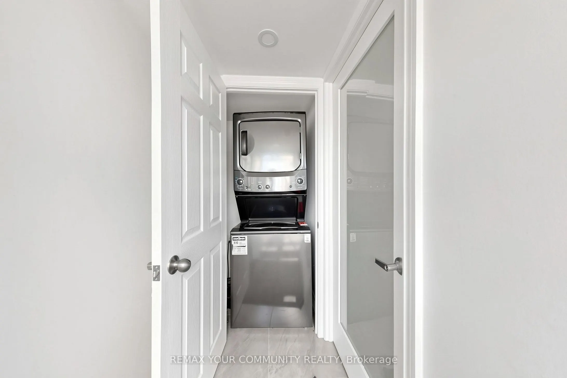 15 Benjamin Hood Crescent