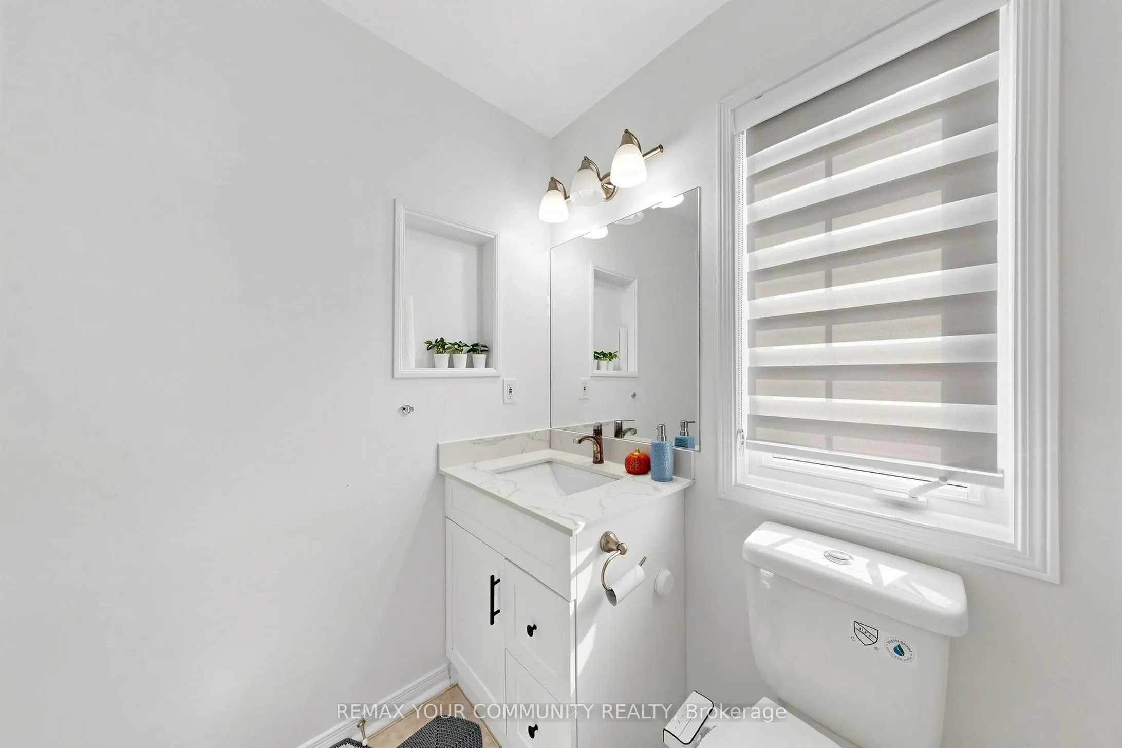 15 Benjamin Hood Crescent