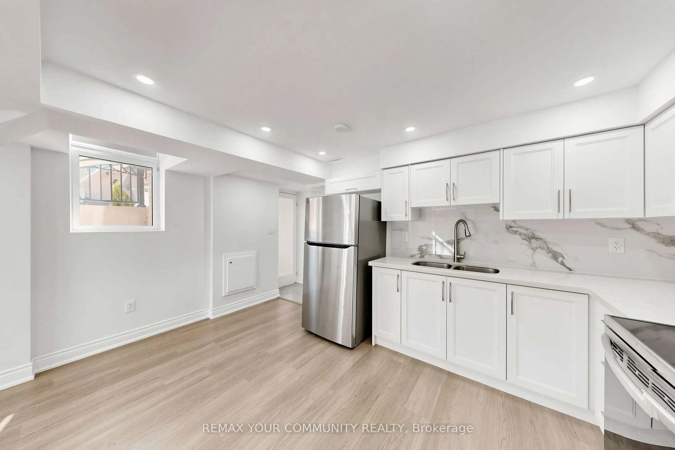 15 Benjamin Hood Crescent