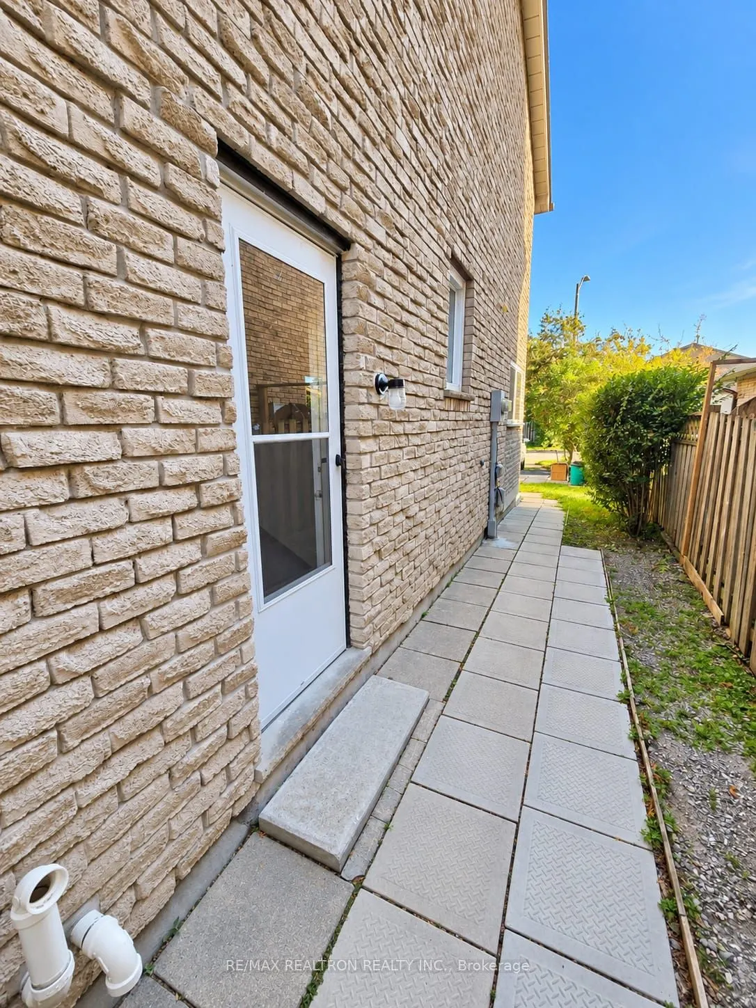 80 Upton Crescent