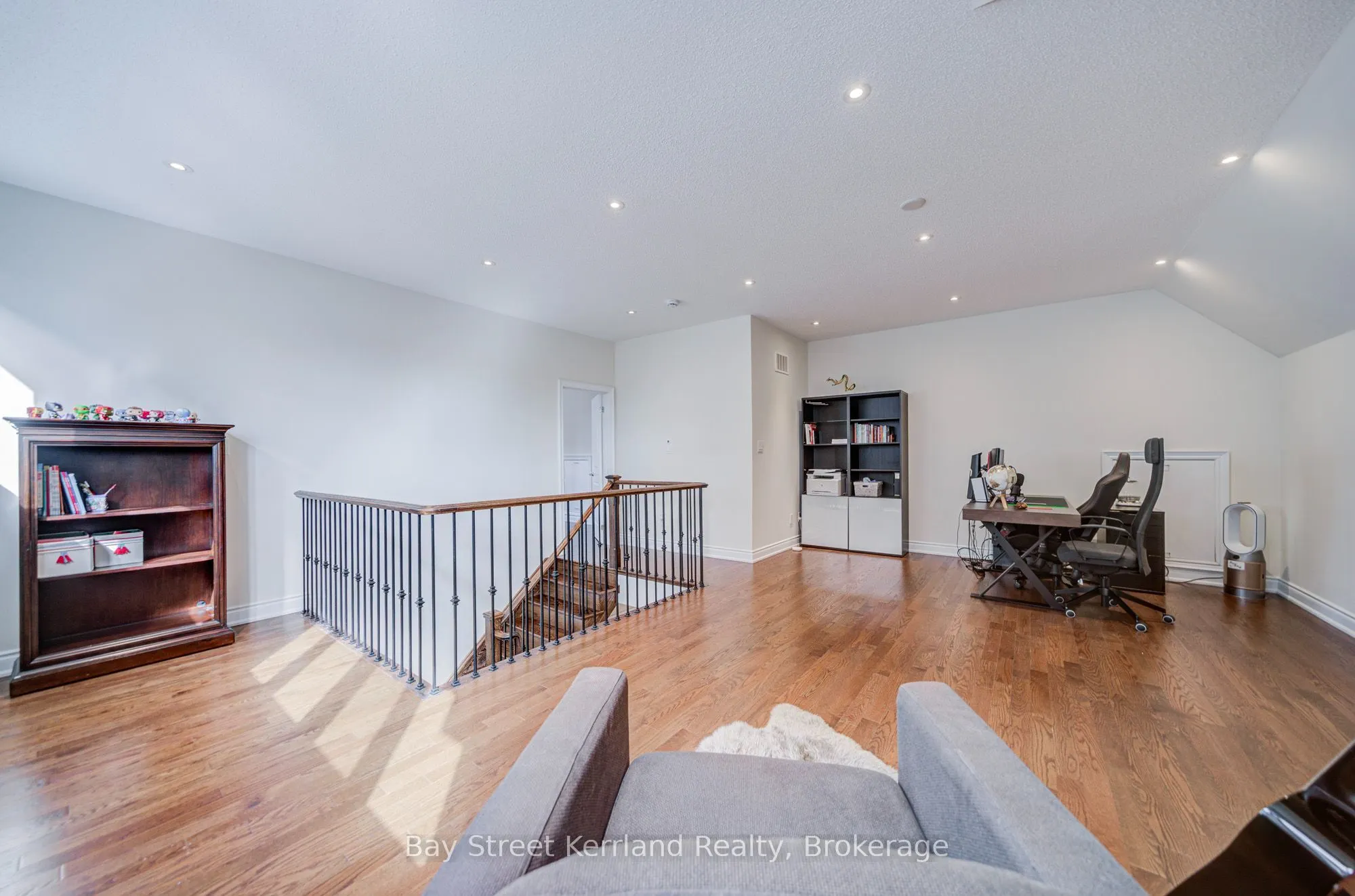 36 WILLOW HEIGHTS Boulevard