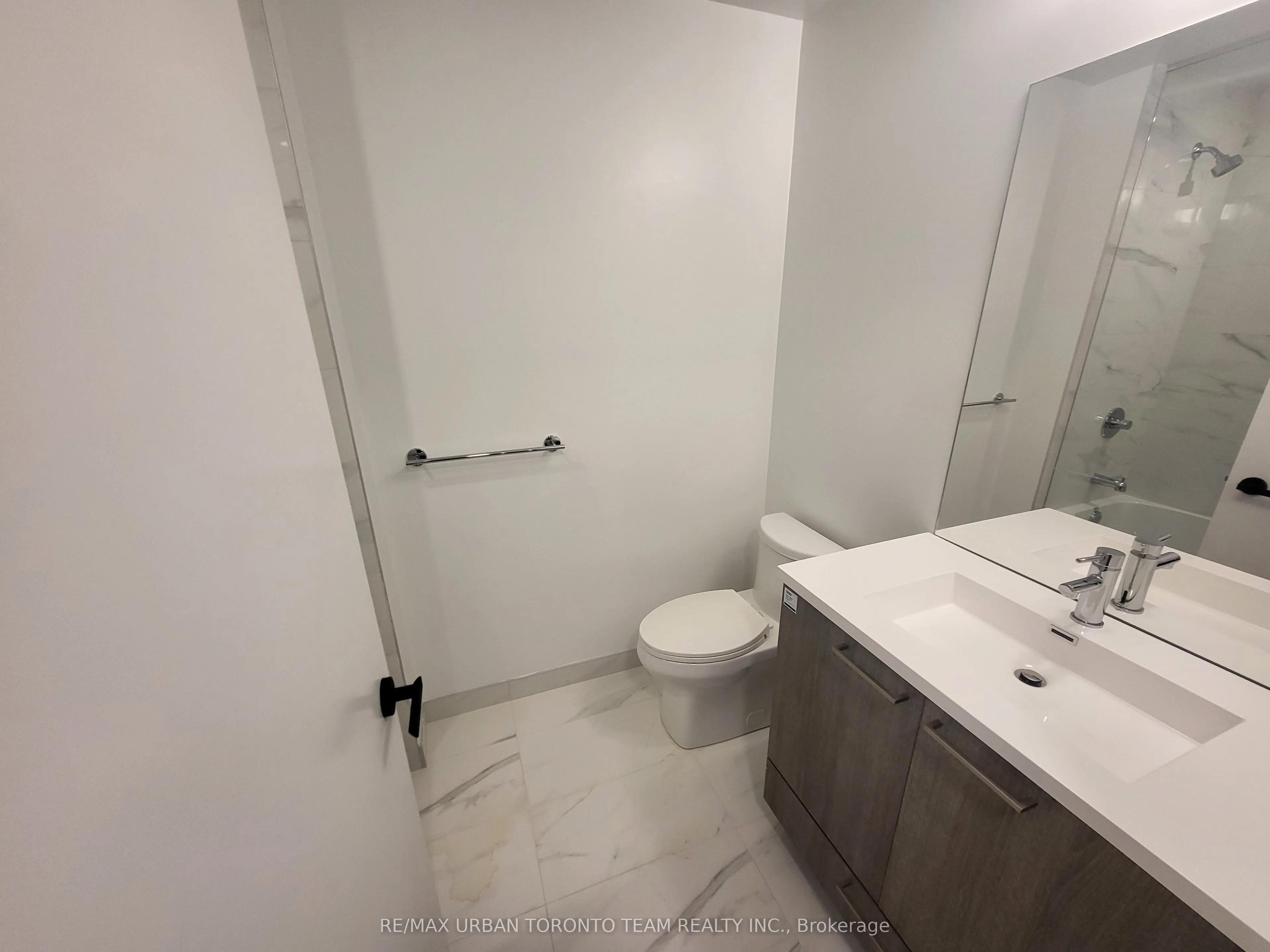 225 Commerce St Street #5910