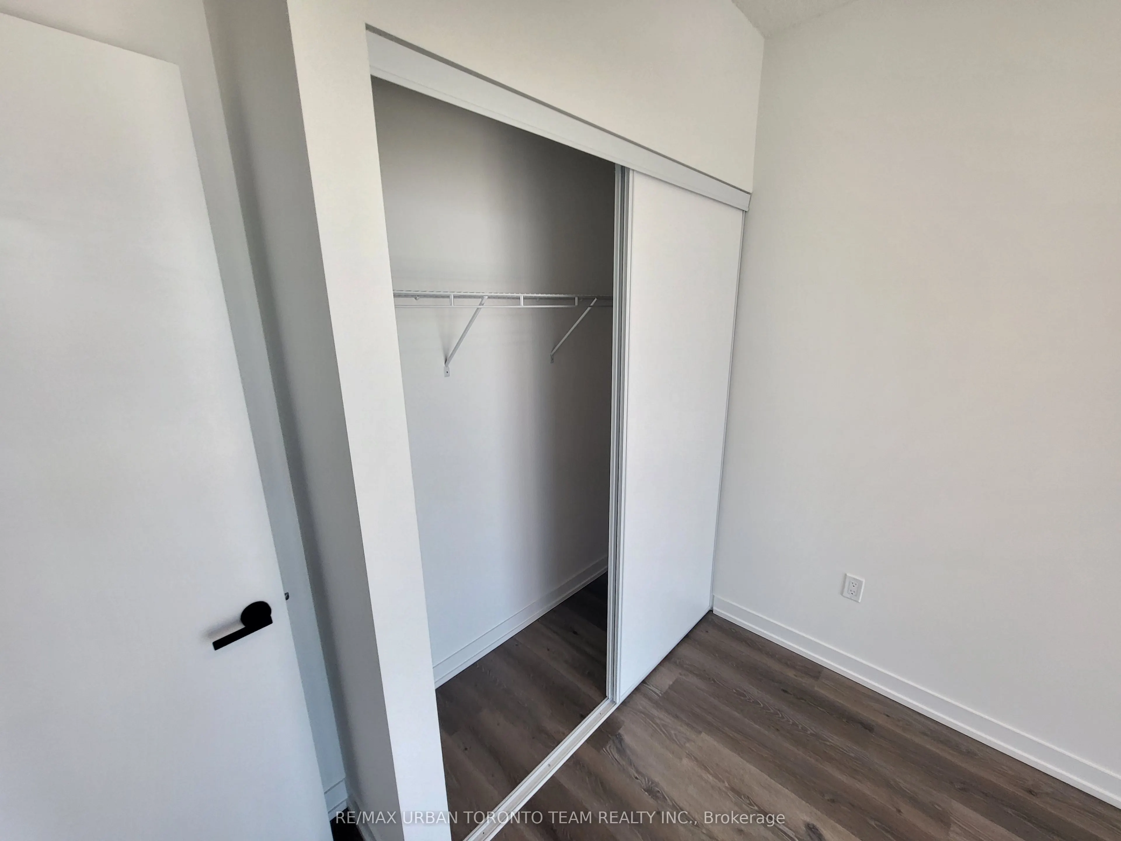 225 Commerce St Street #5910