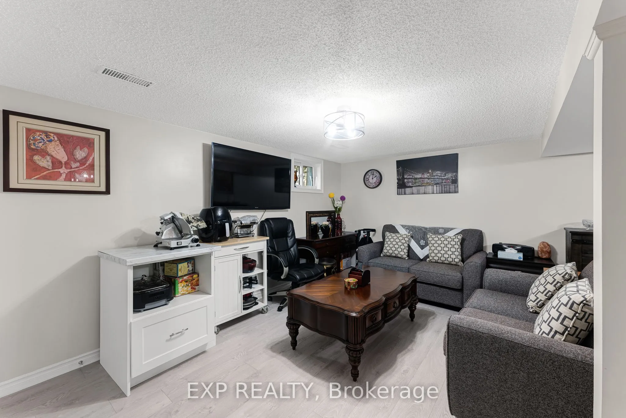 4 Burbank Circle