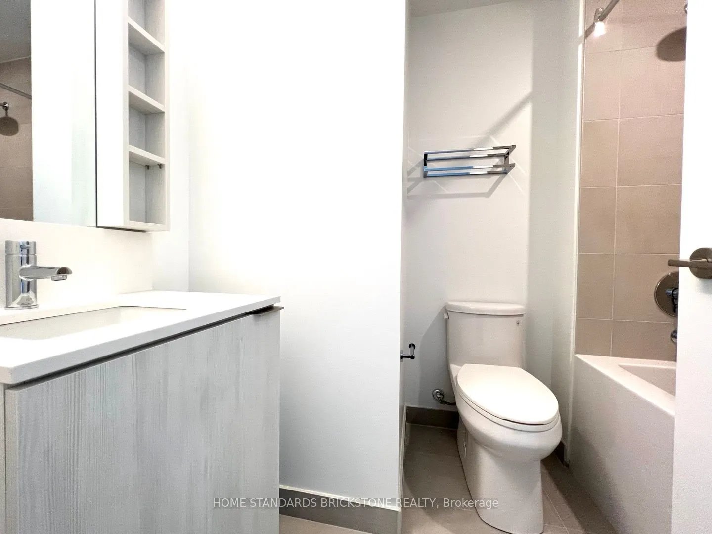 1000 Portage Parkway #1706