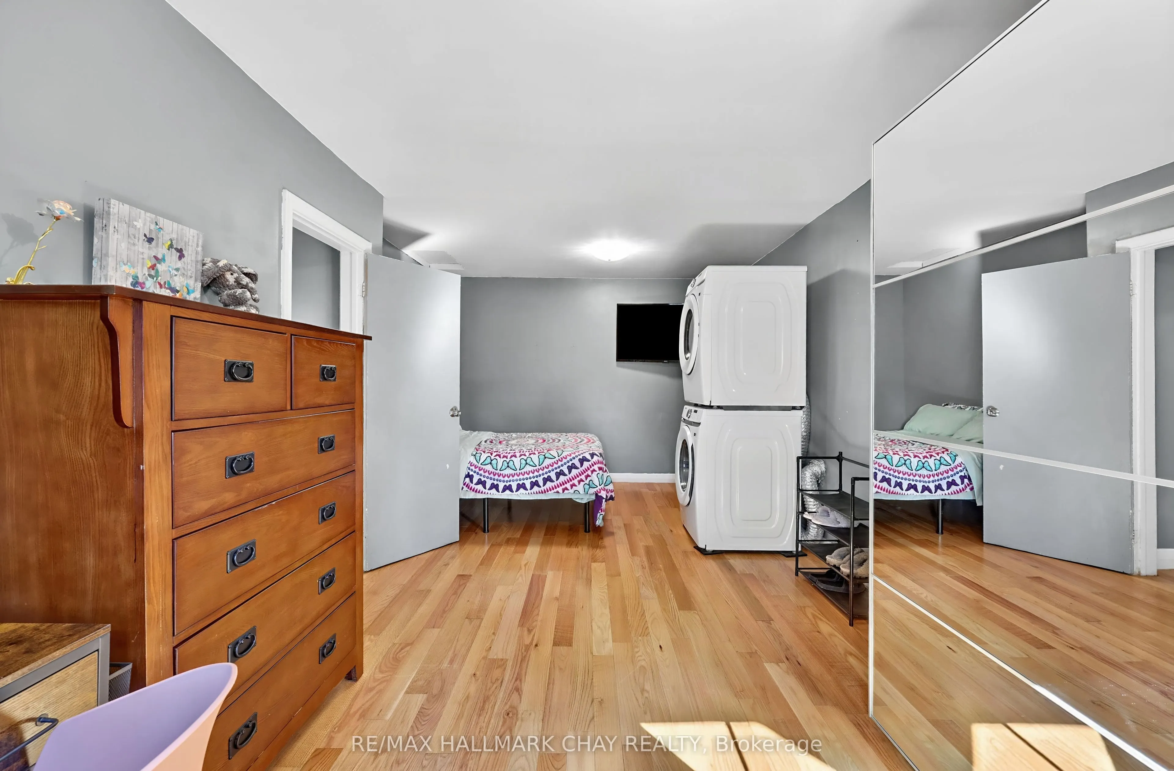 90 Roxborough Road