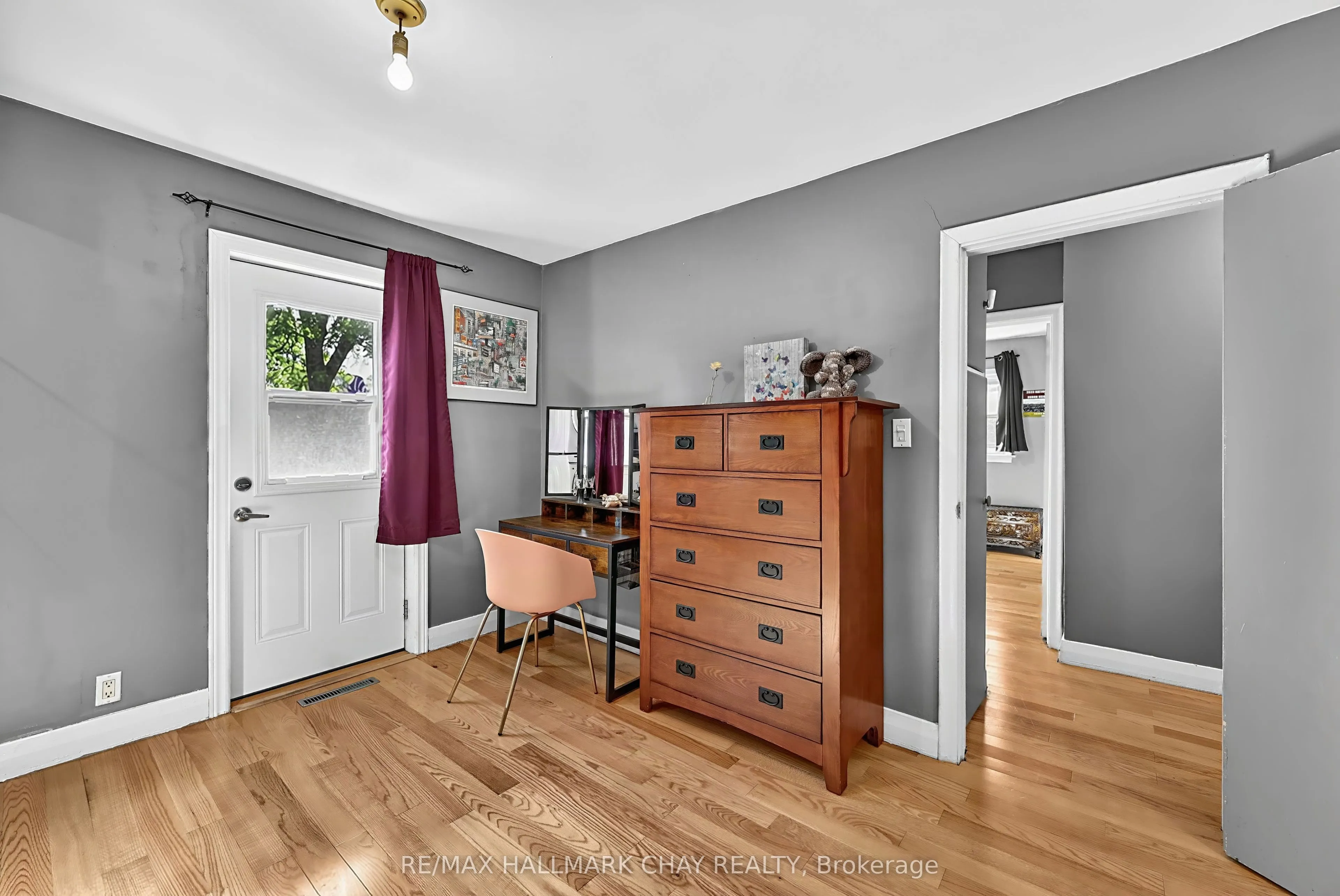 90 Roxborough Road