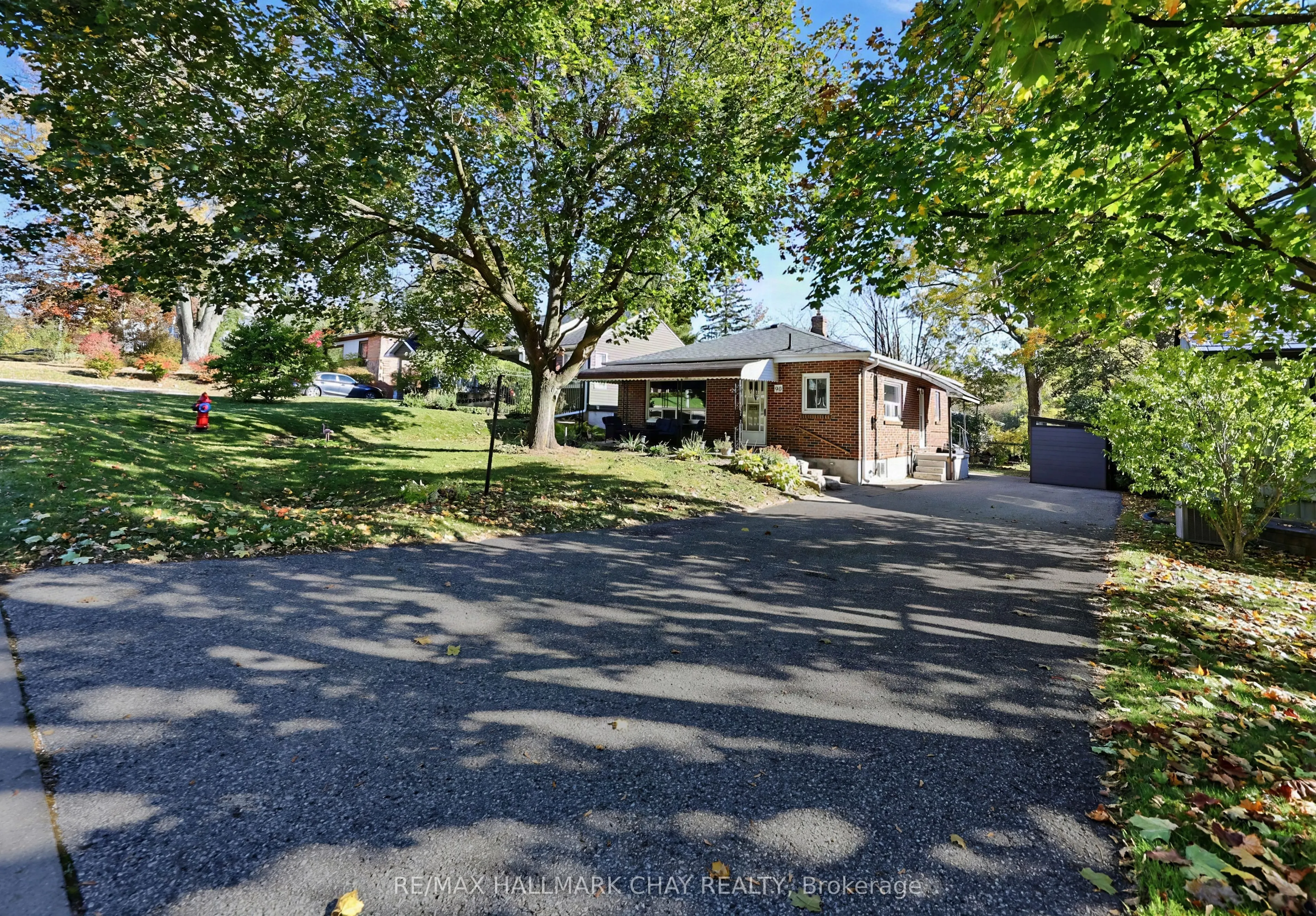 90 Roxborough Road