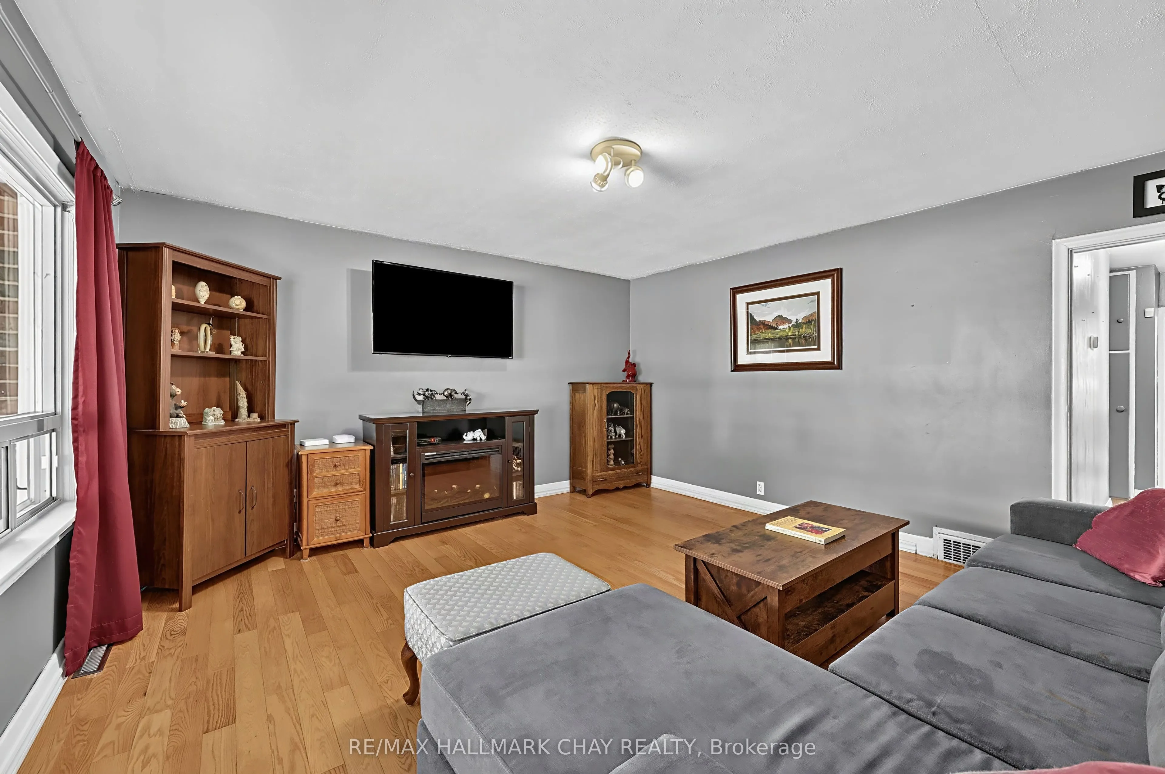 90 Roxborough Road