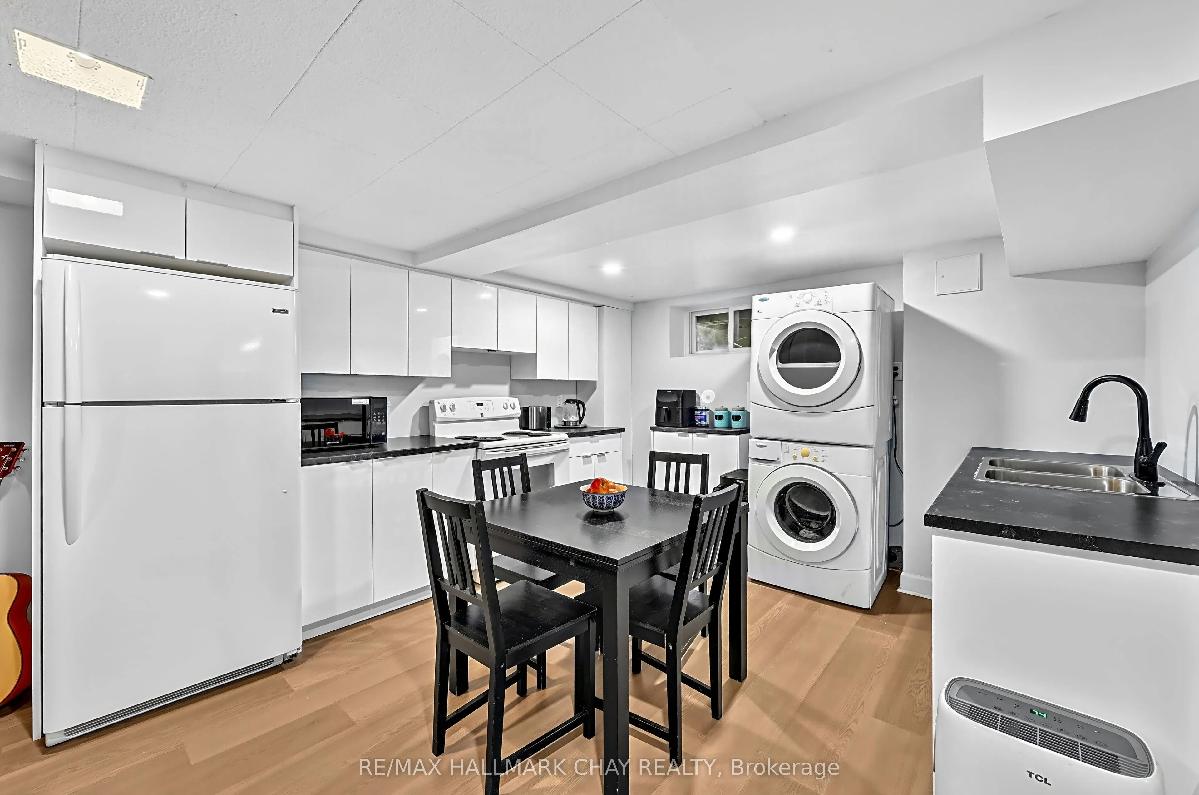 90 Roxborough Road