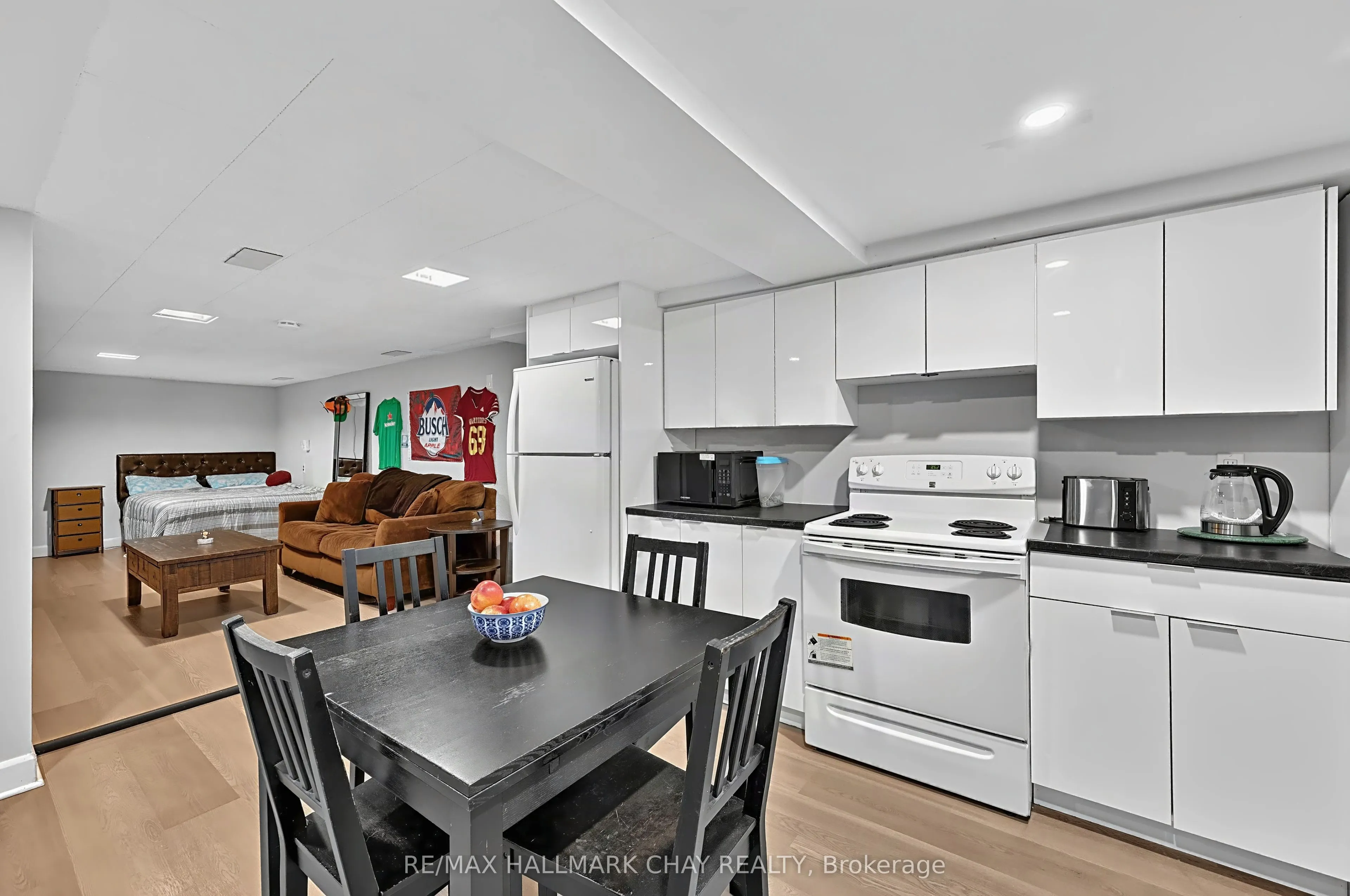 90 Roxborough Road