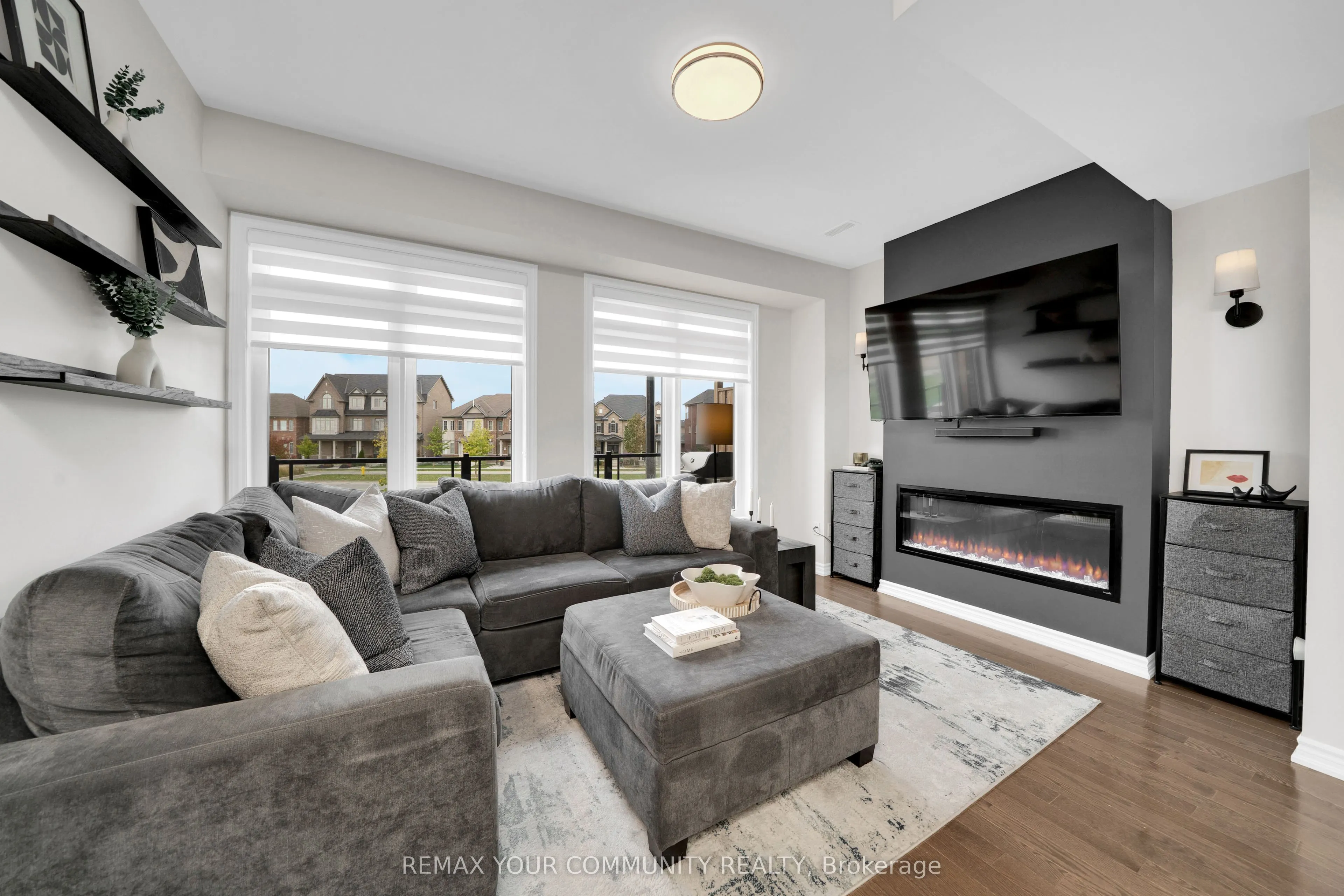 104 Holyrood Crescent