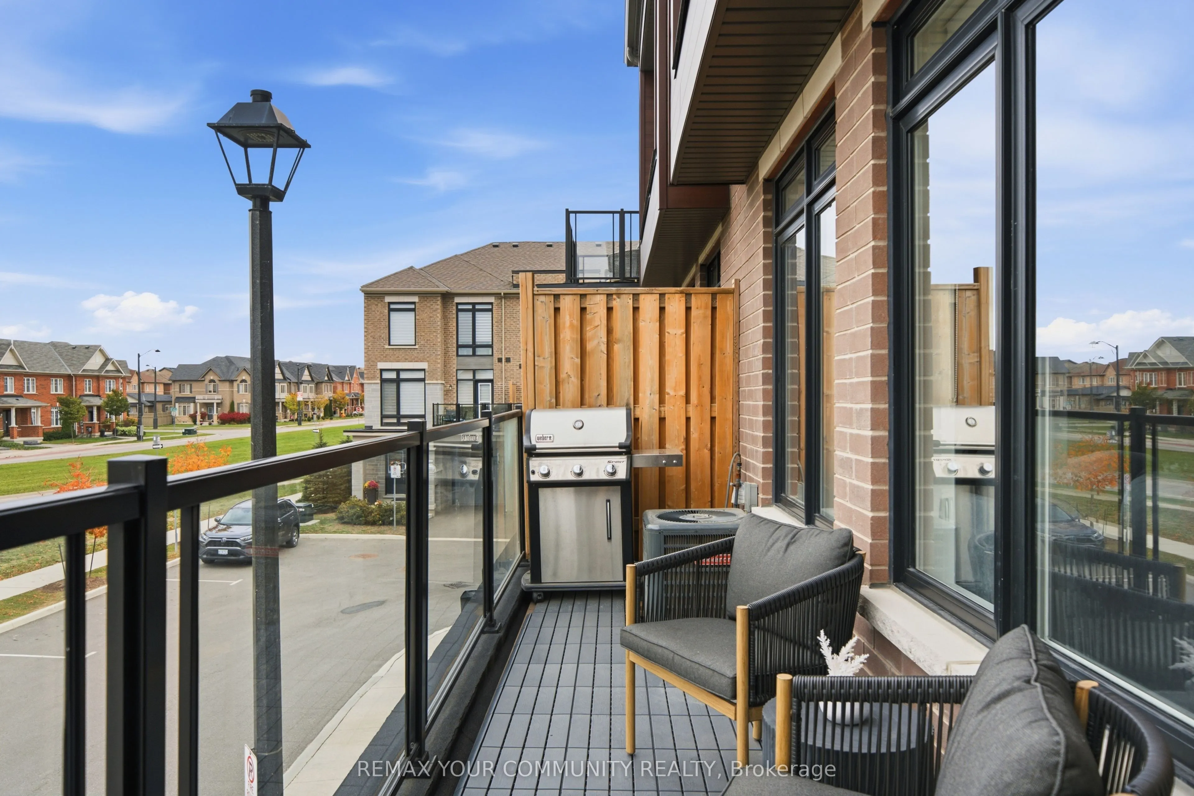 104 Holyrood Crescent