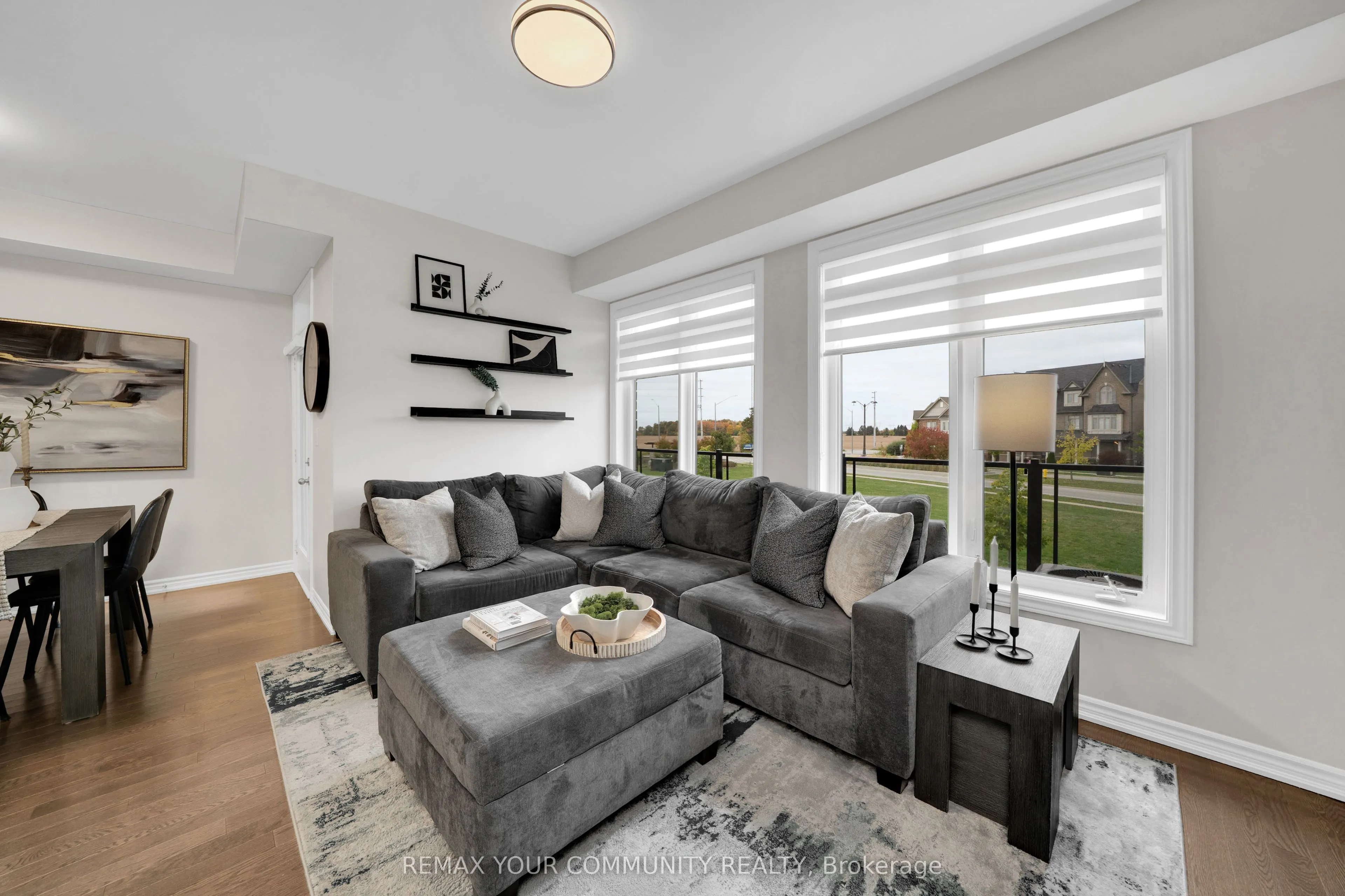 104 Holyrood Crescent