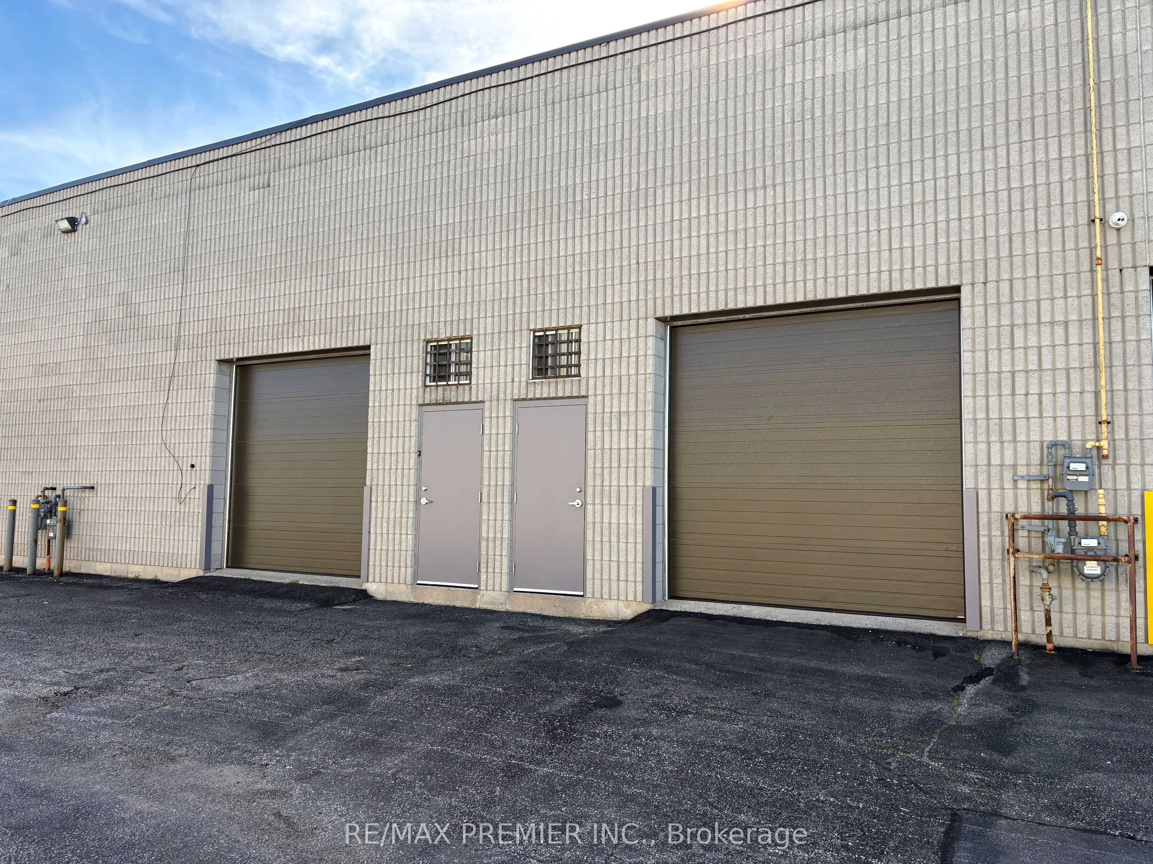 4300 Steeles Avenue W #15 & 16