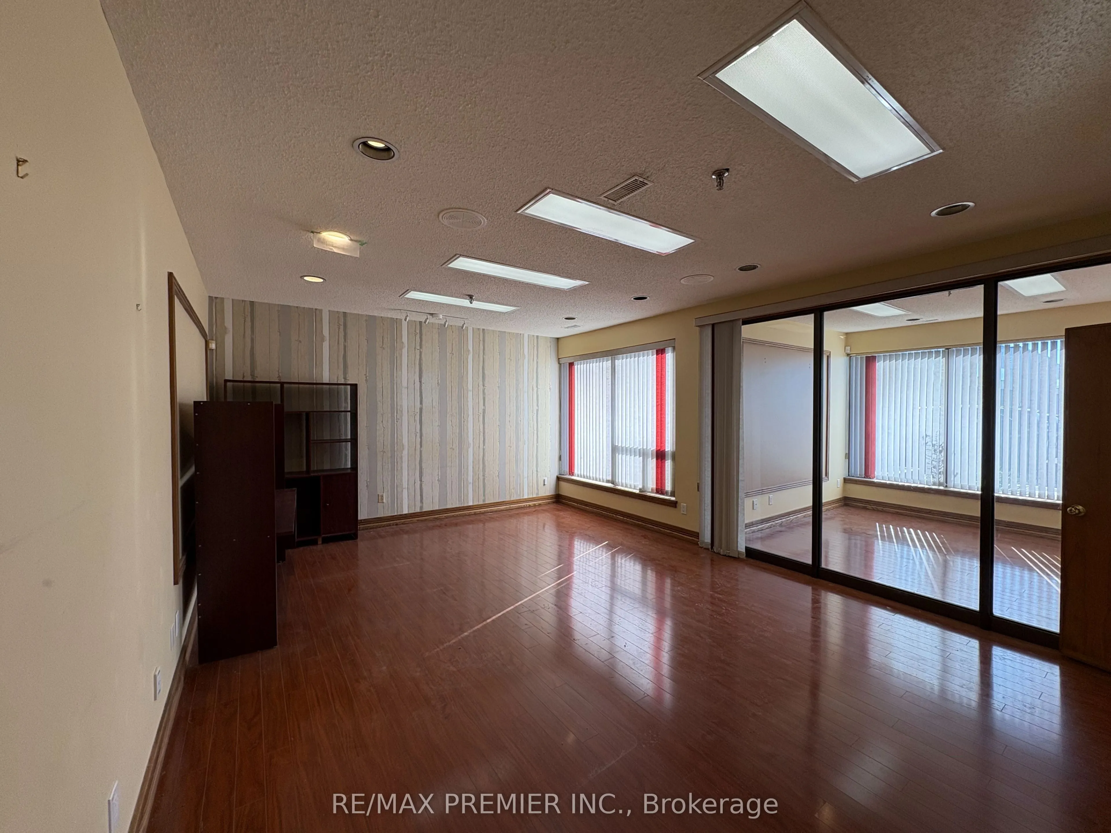 4300 Steeles Avenue W #15 & 16