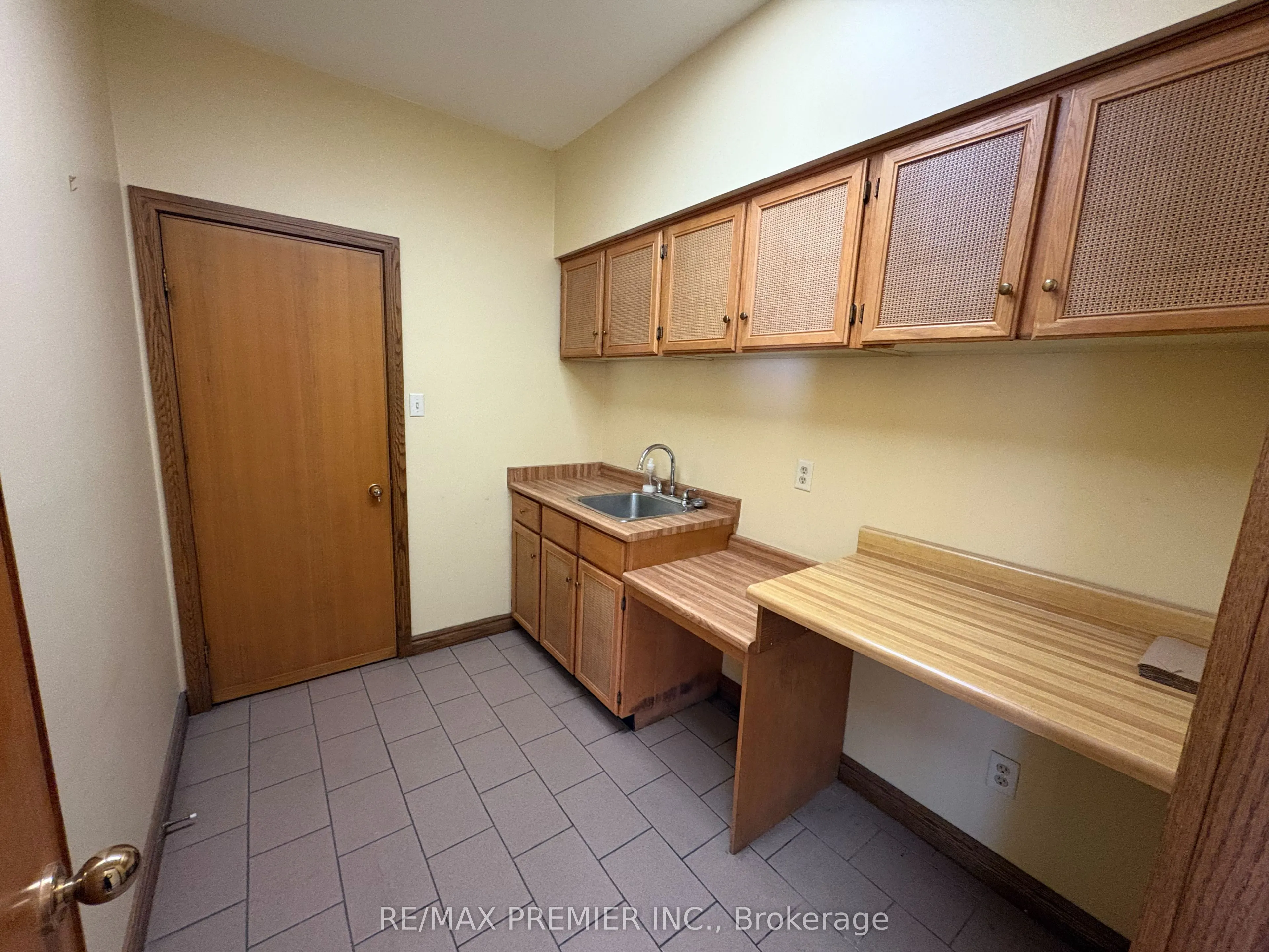 4300 Steeles Avenue W #15 & 16