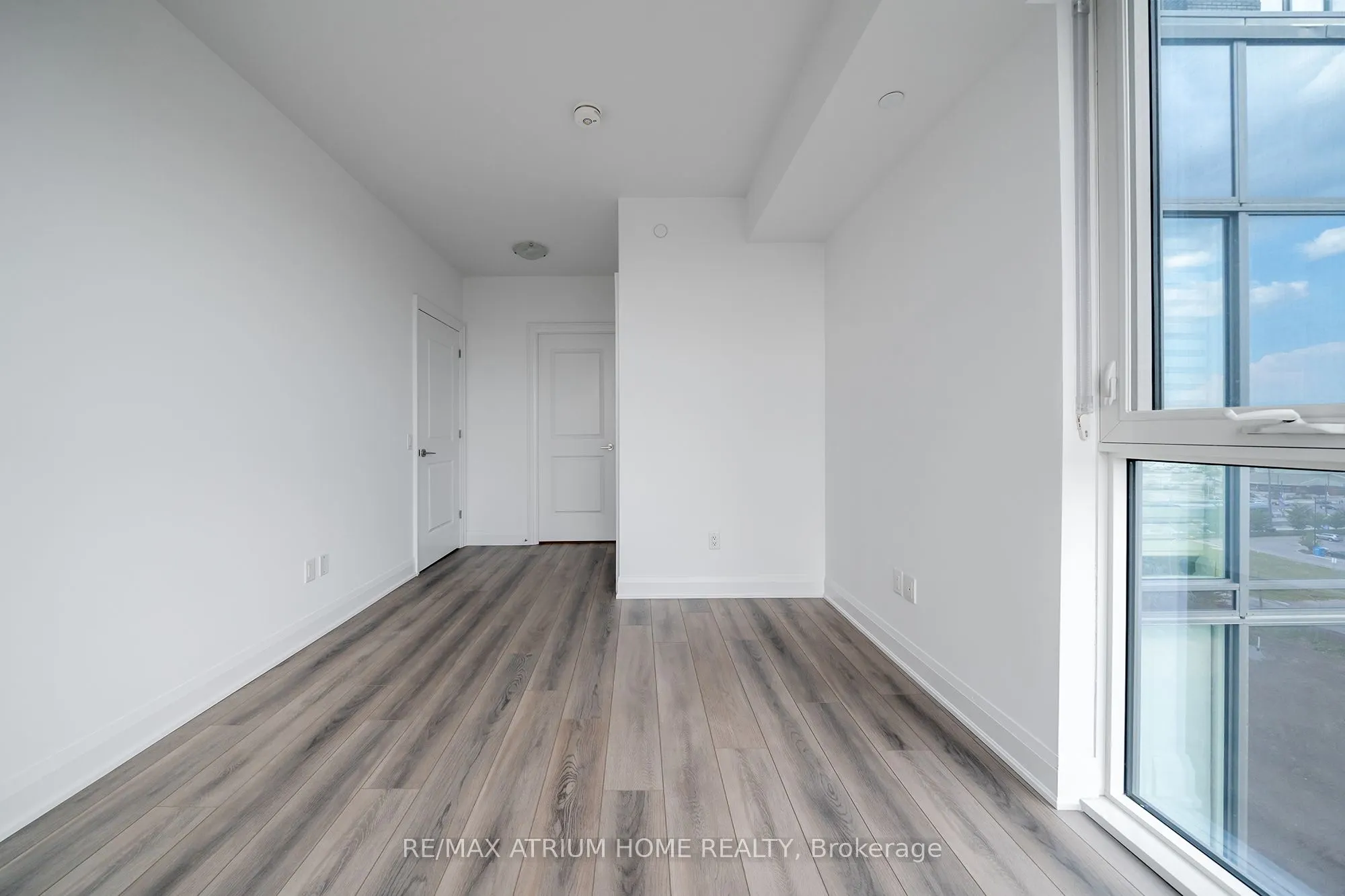 10 Gatineau Drive #1004