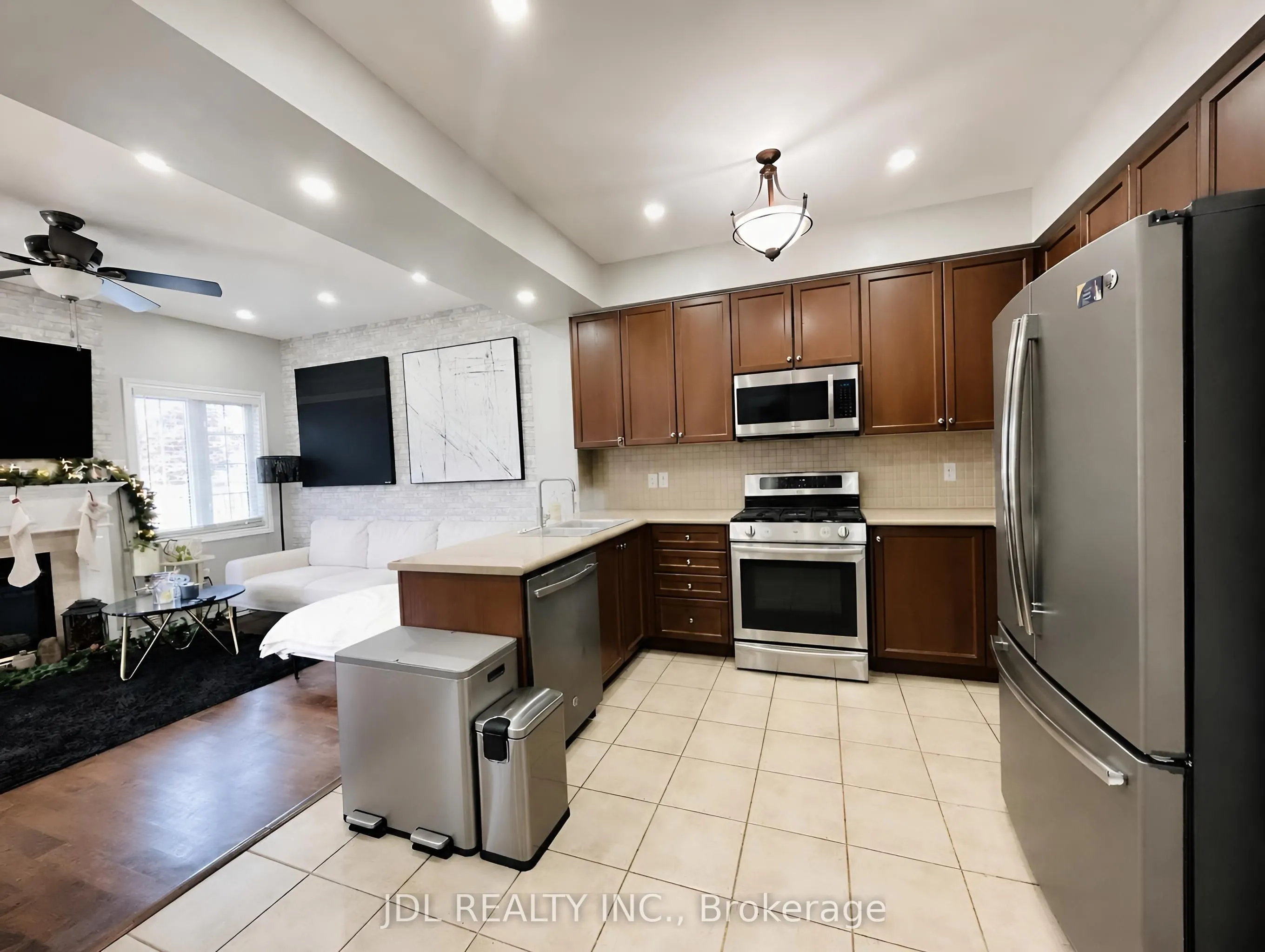 36 Laurelbank Crescent