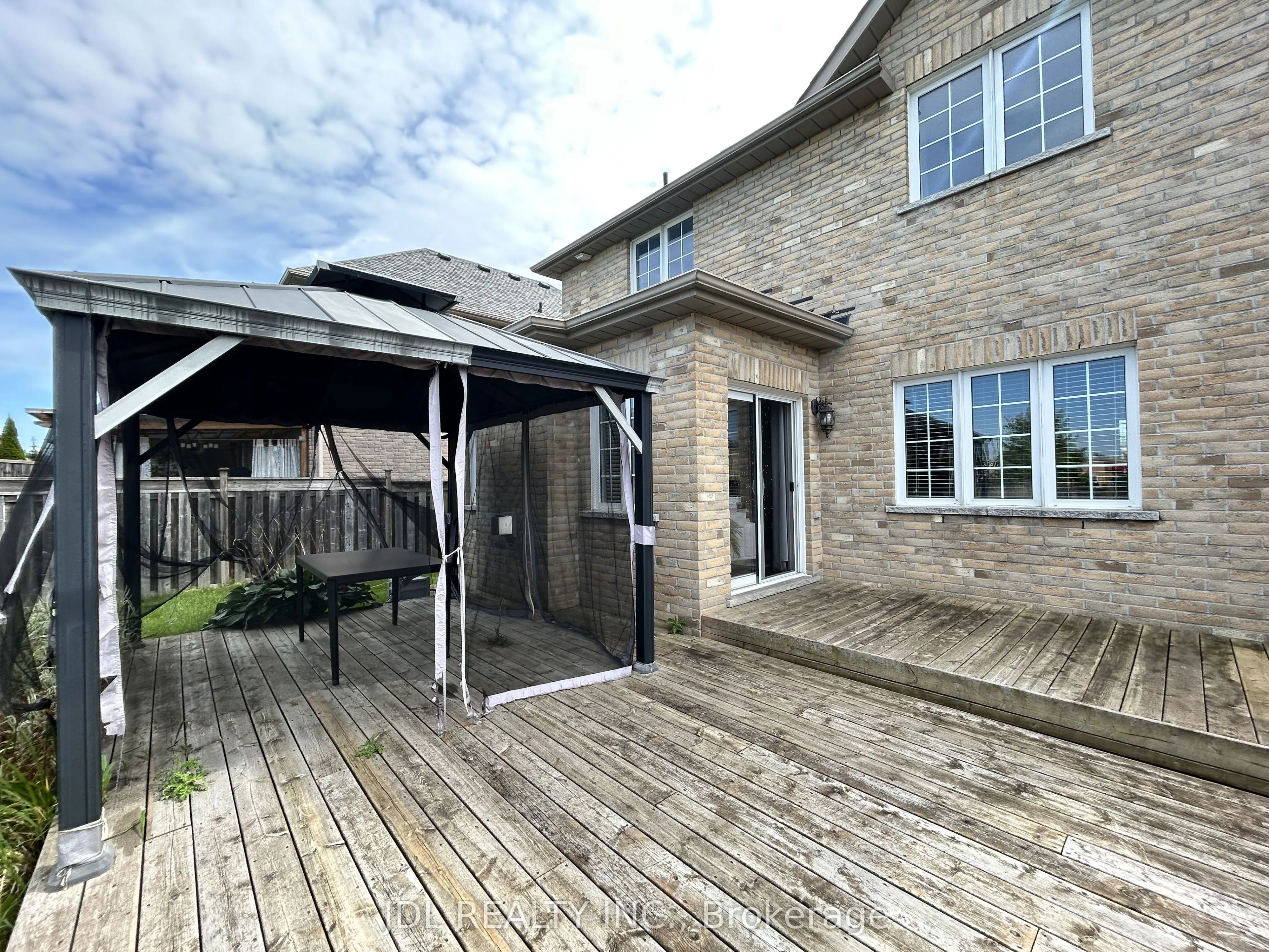 36 Laurelbank Crescent