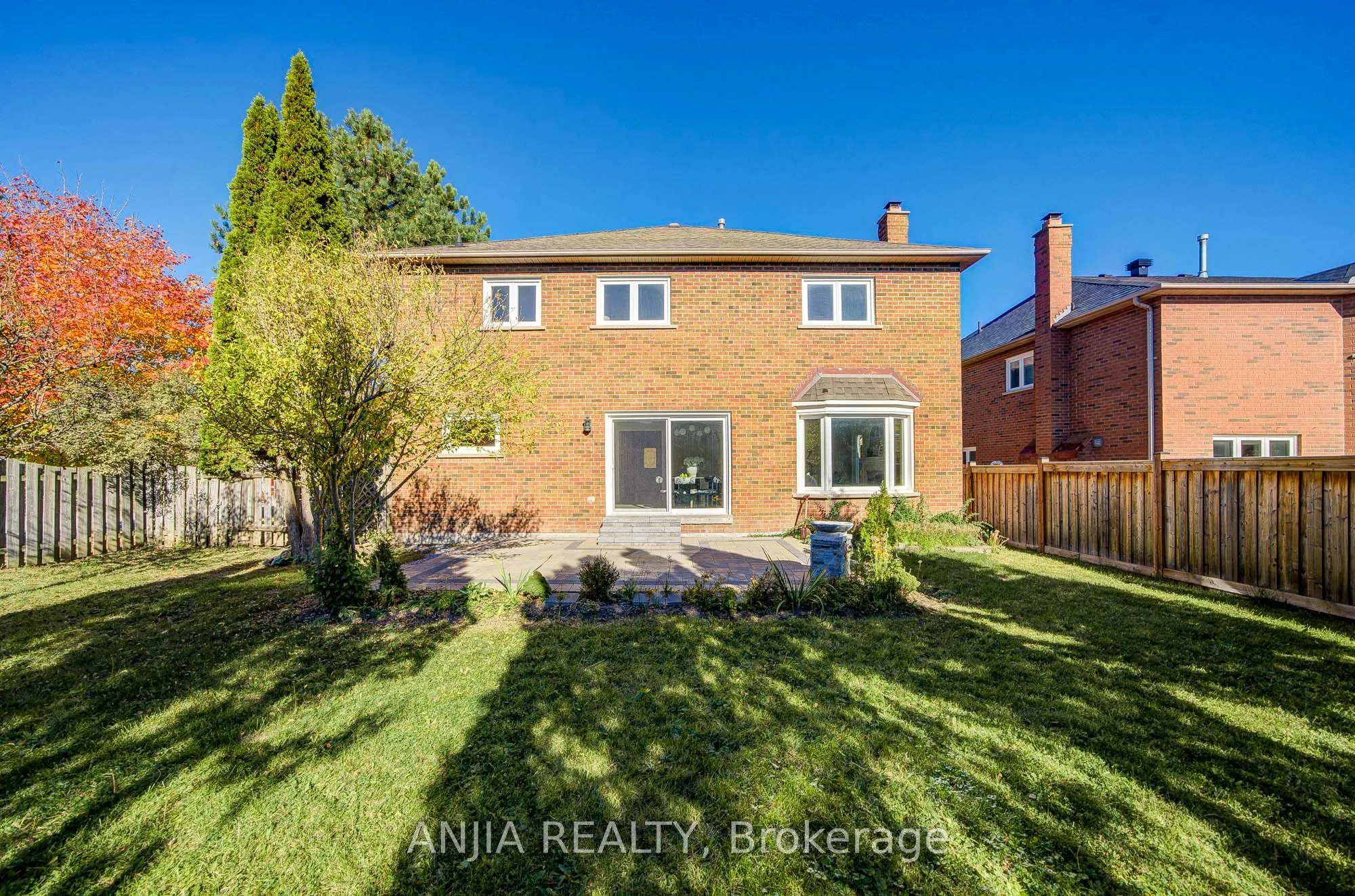 17 Charrington Crescent