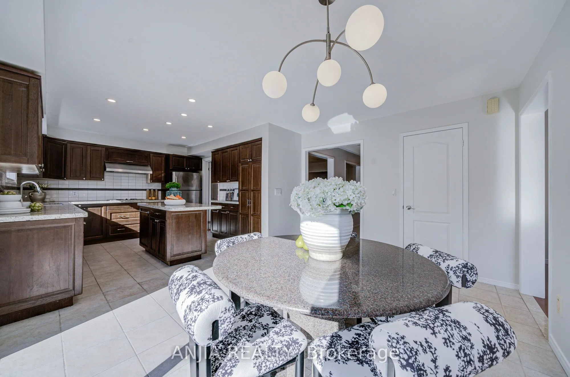 17 Charrington Crescent