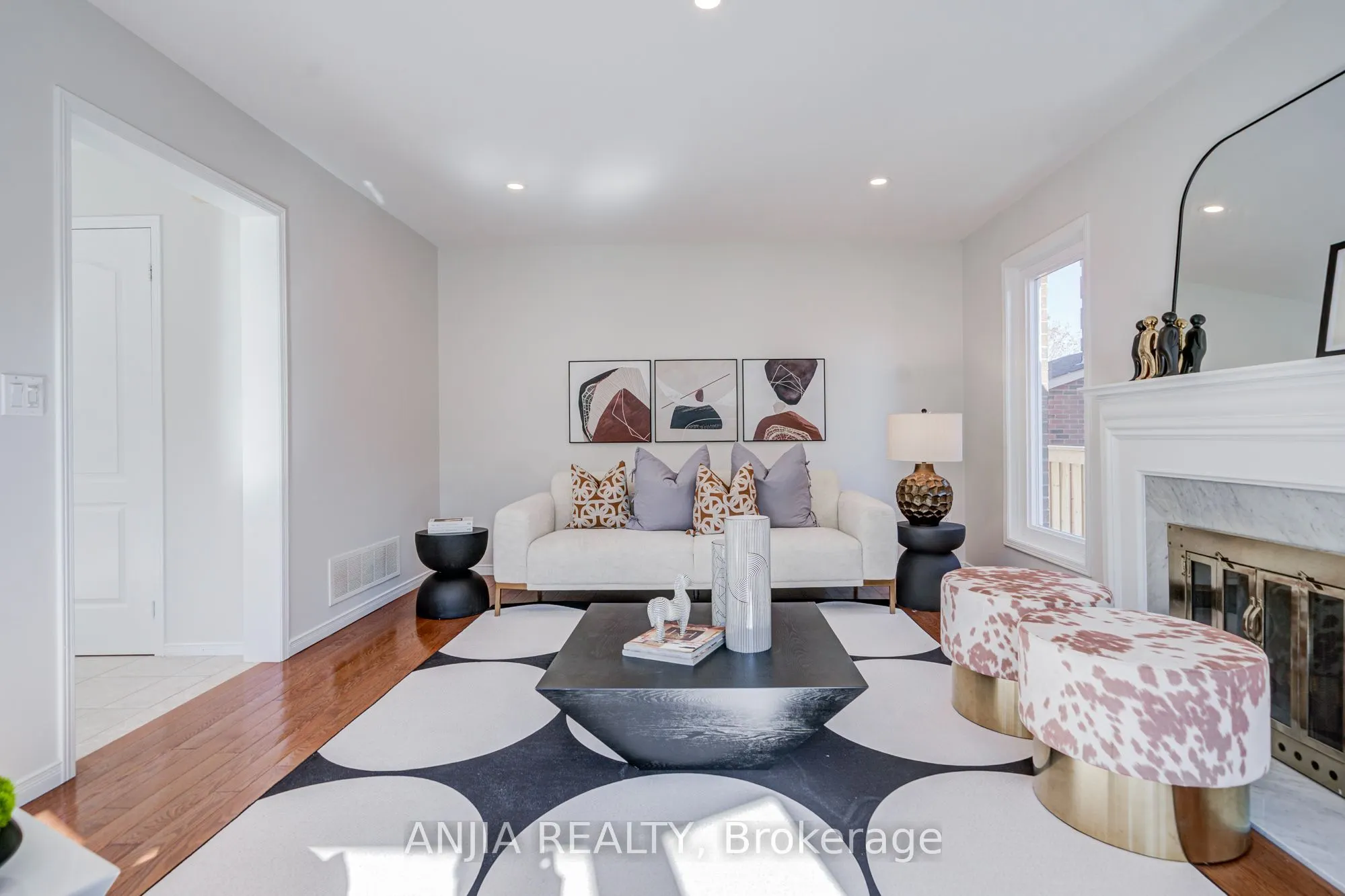 17 Charrington Crescent