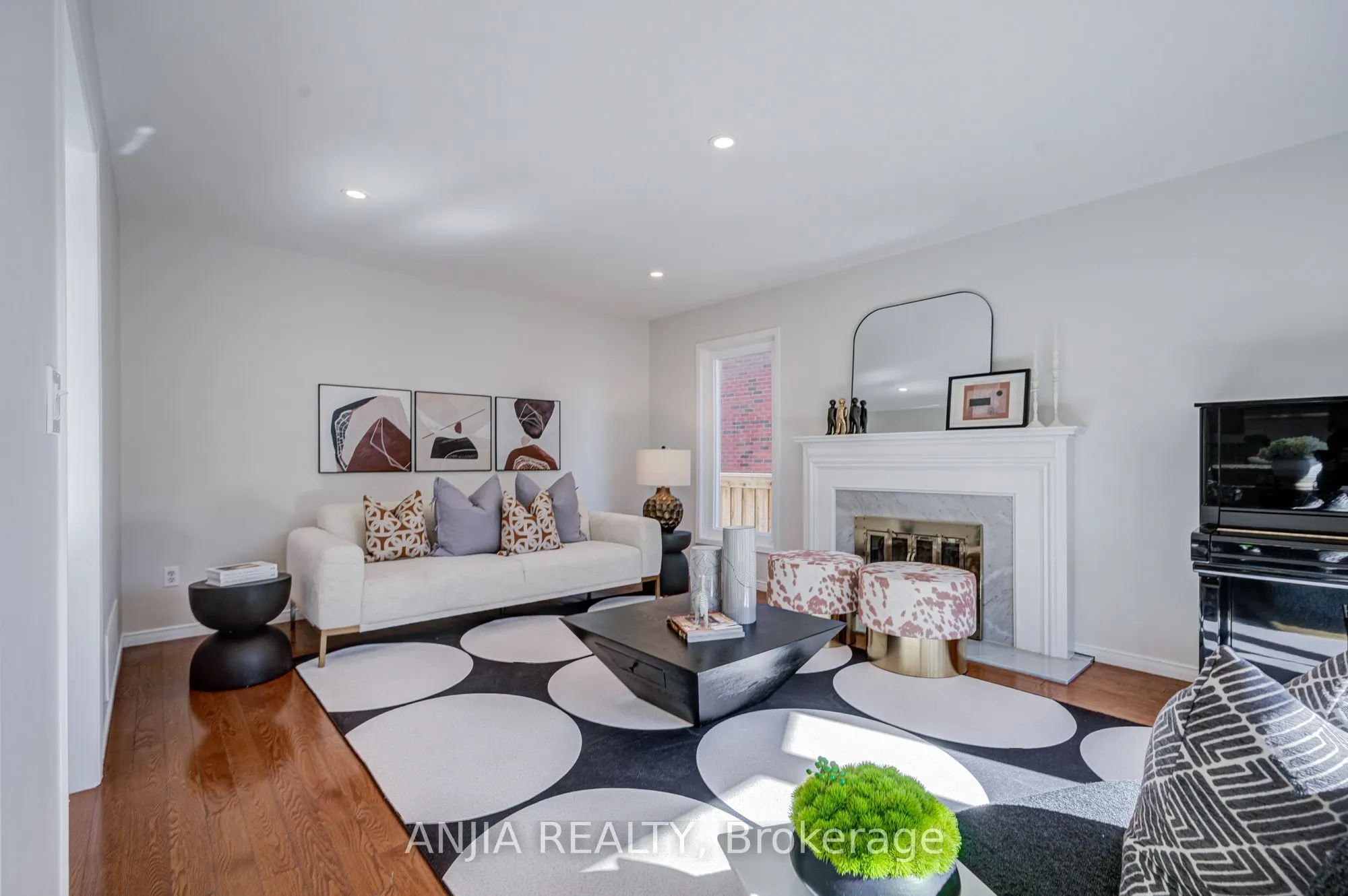 17 Charrington Crescent
