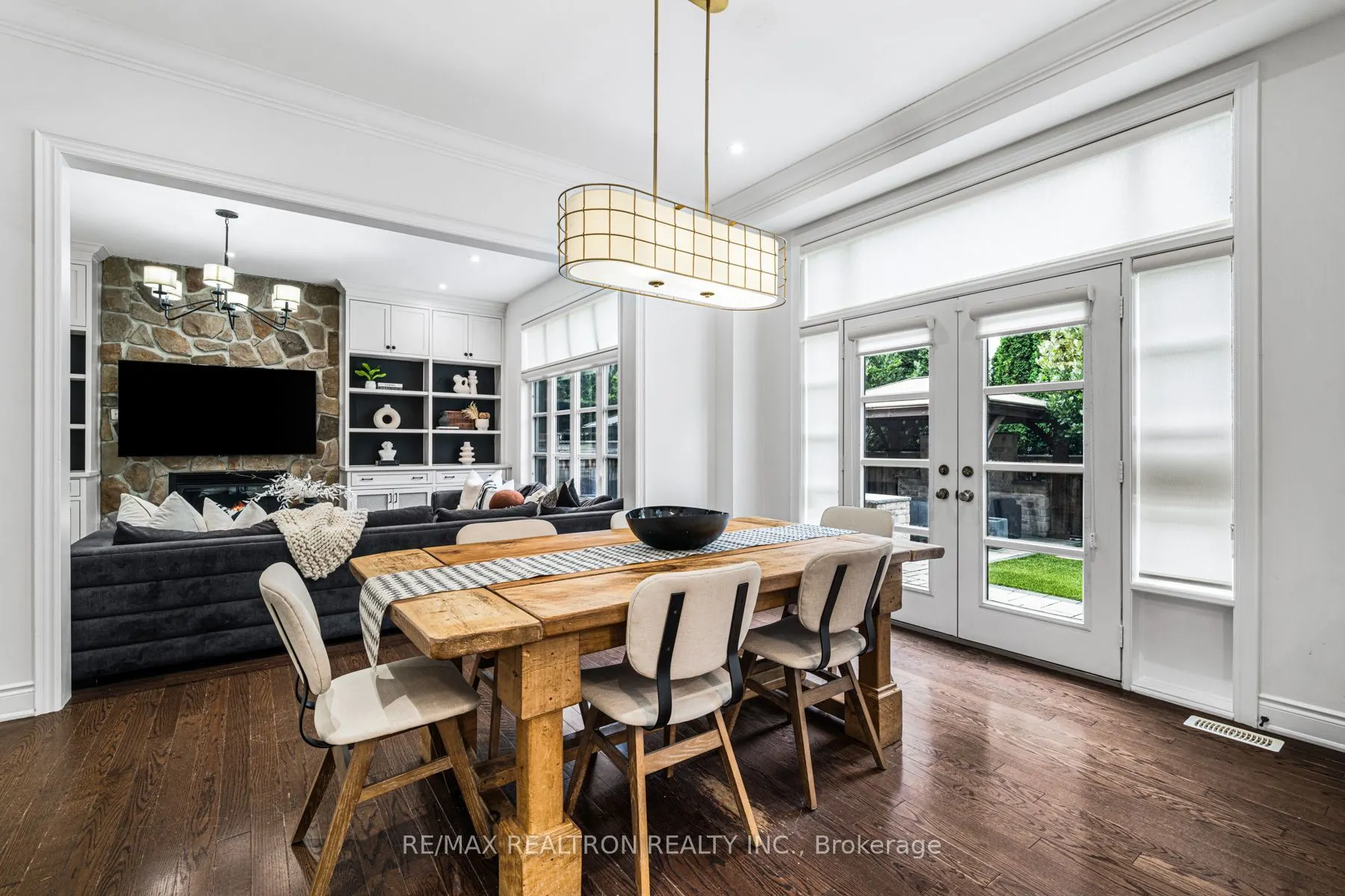 95 Woodvalley Crescent