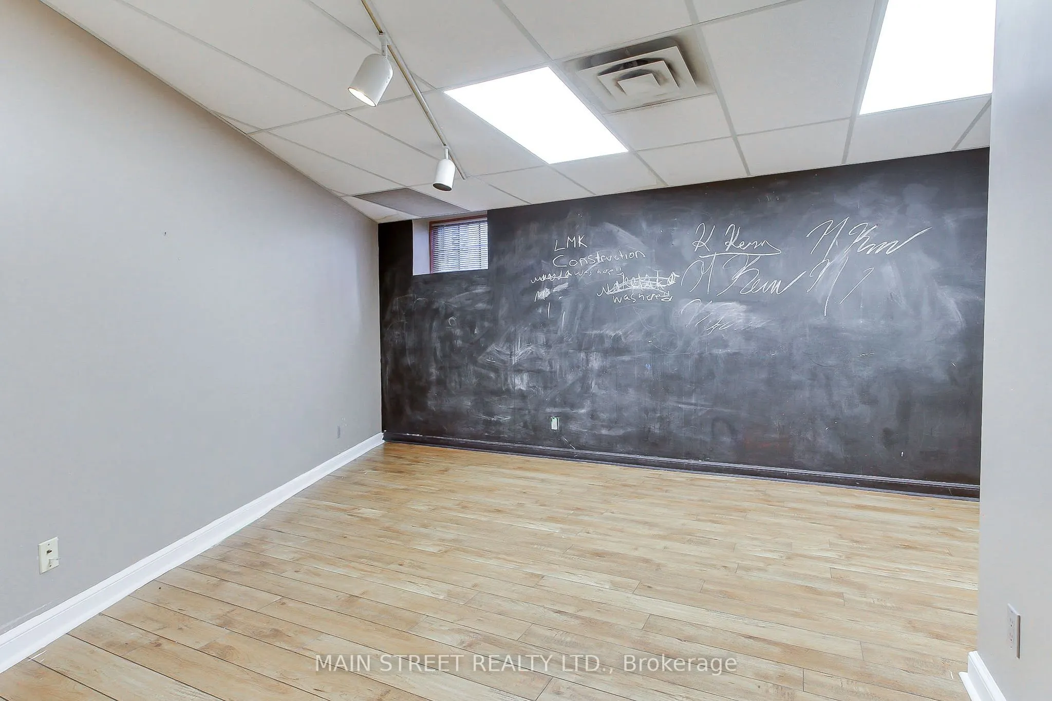227 Eagle Street #200 (Lower)