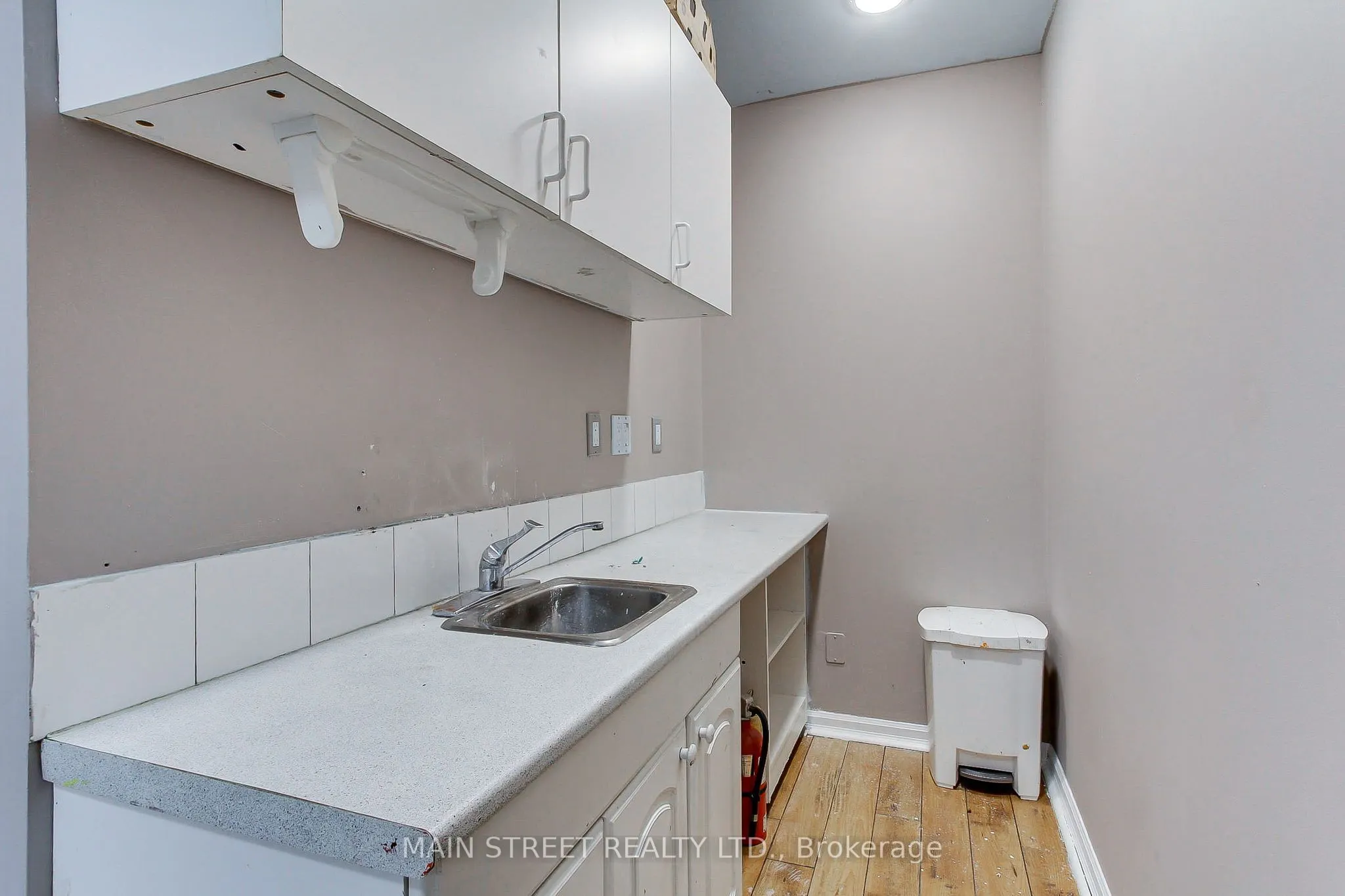 227 Eagle Street #200 (Lower)