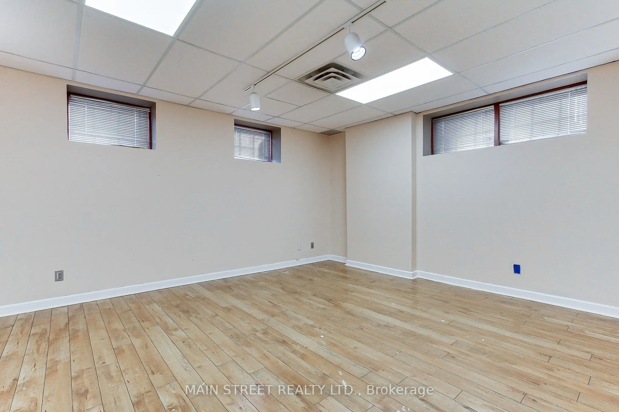 227 Eagle Street #200 (Lower)