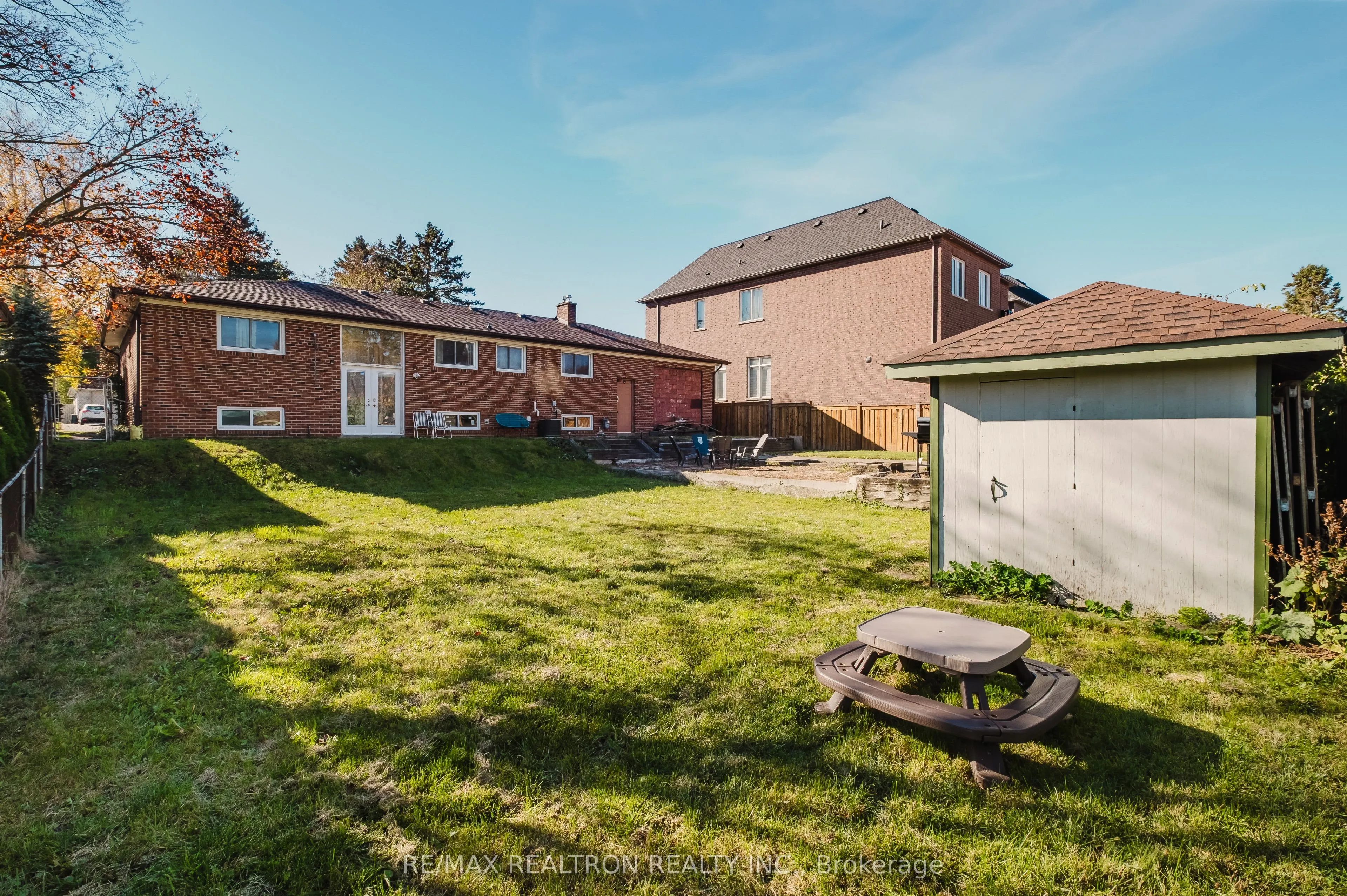 92 Bond Crescent