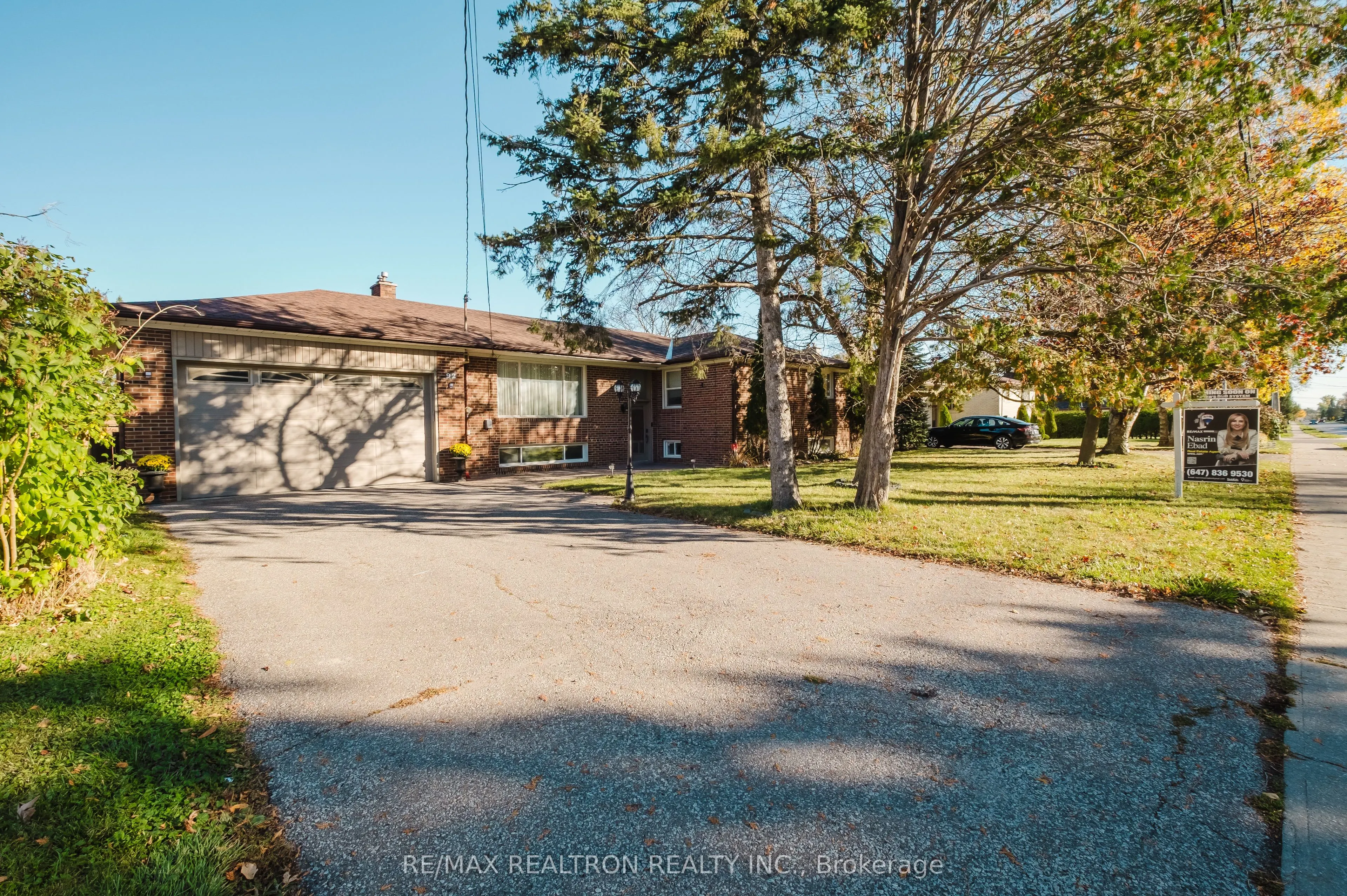 92 Bond Crescent